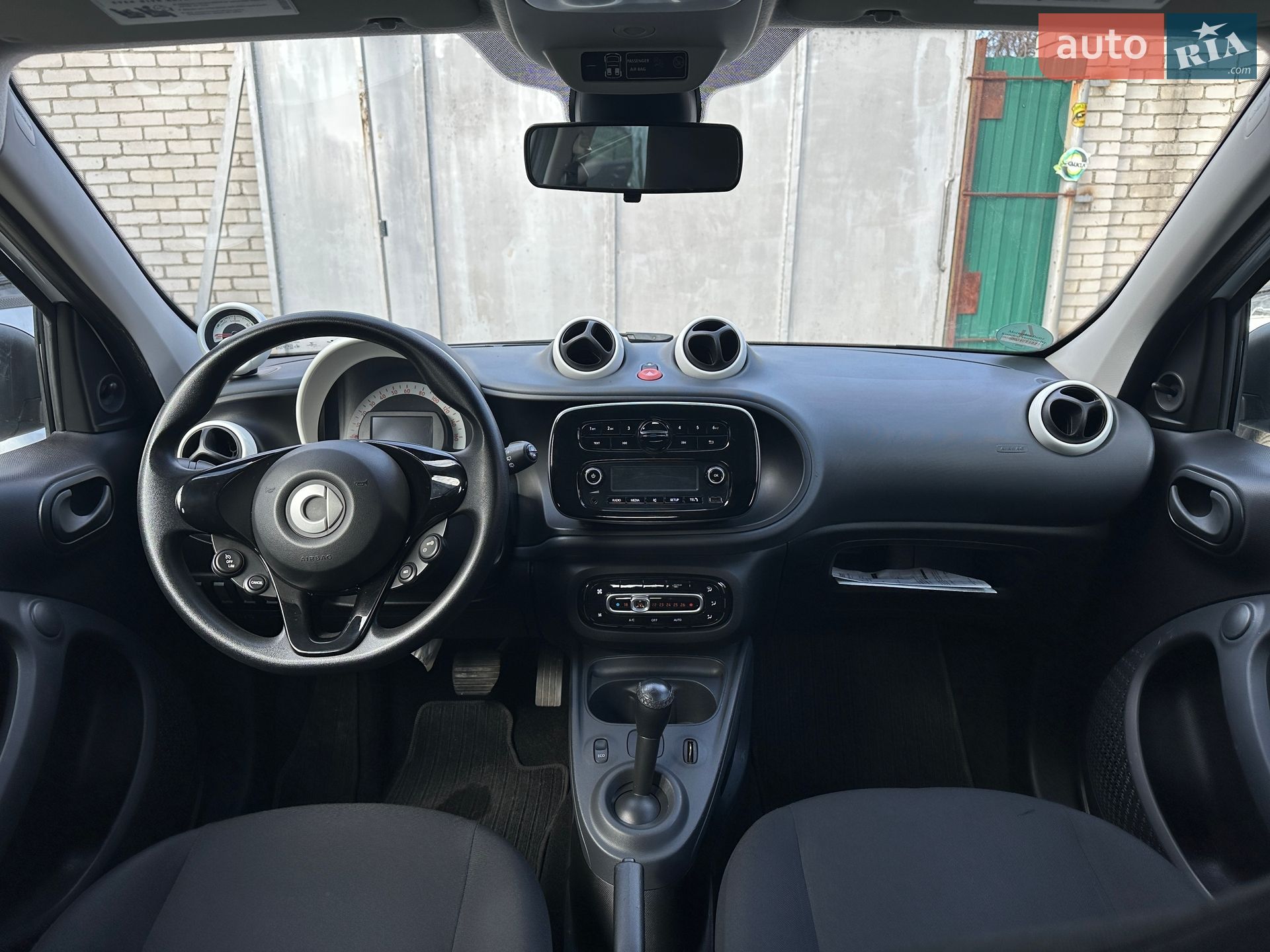 Smart Forfour 2018 VIN WME4530911Y170595 фото оголошення 9 з 18