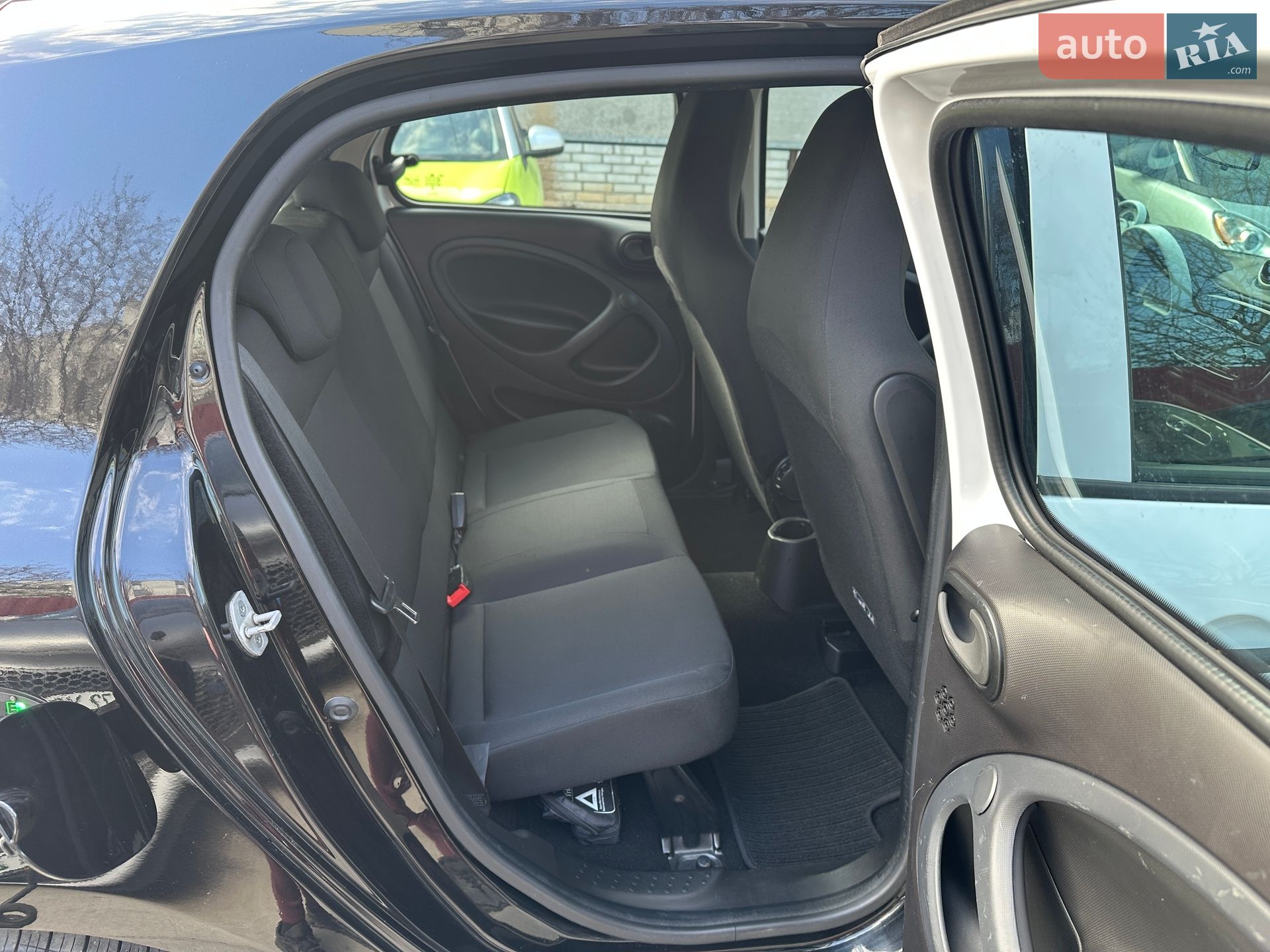 Smart Forfour 2018 VIN WME4530911Y170595 фото оголошення 10 з 18