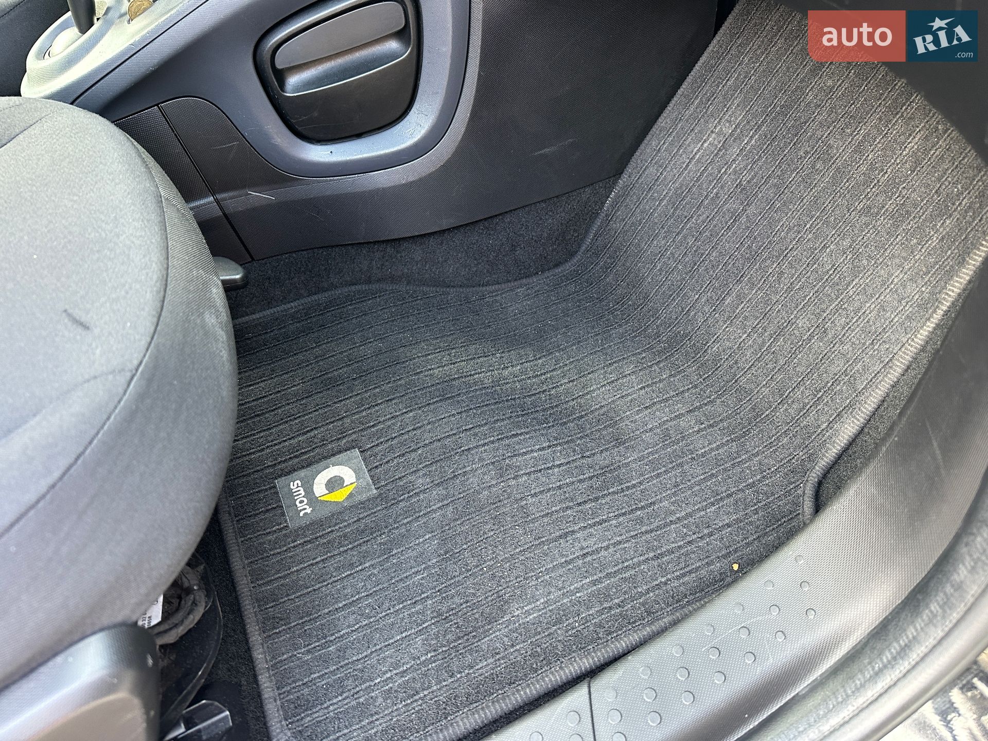Smart Forfour 2018 VIN WME4530911Y170595 фото оголошення 13 з 18
