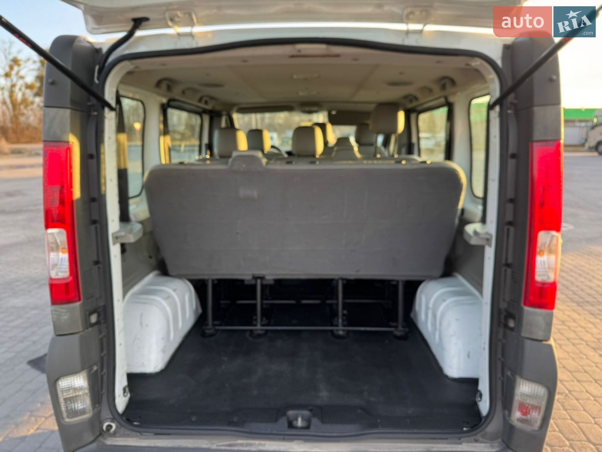 Opel Vivaro 2013 VIN W0LJ7B4AADV629658 фото оголошення 4 з 13