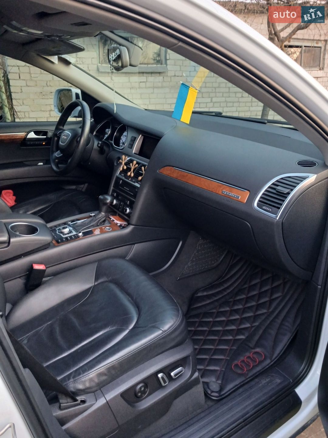 Audi Q7 2015 VIN WA1LGAFE3FD033037 фото оголошення 13 з 14