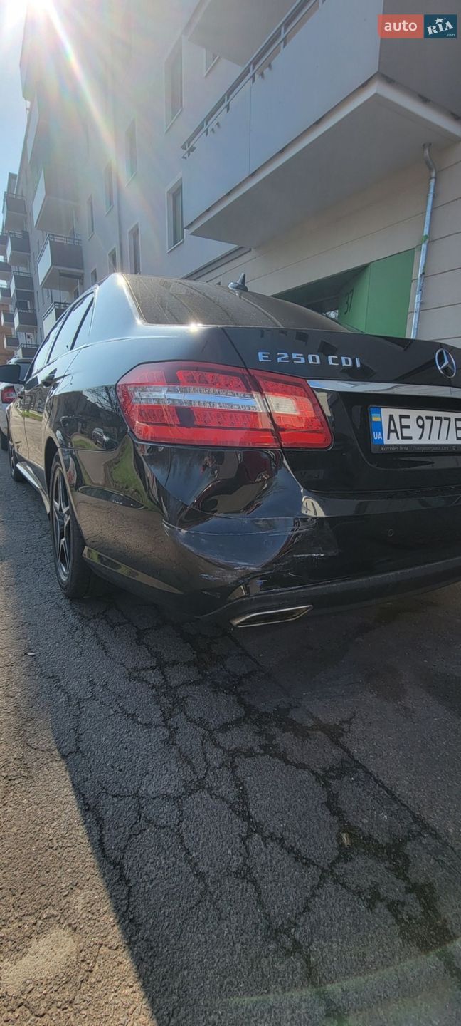 Mercedes-Benz E-Class 2012 VIN WDD2120821A698382 фото оголошення 2 з 19