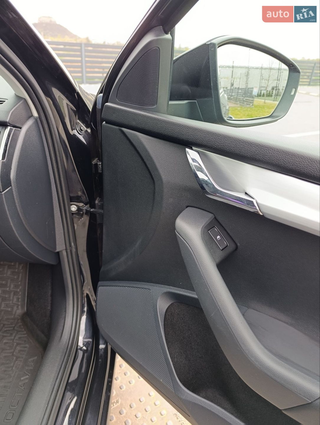 Skoda Octavia 2019 VIN TMBAG7NE6K0142241 фото оголошення 7 з 29