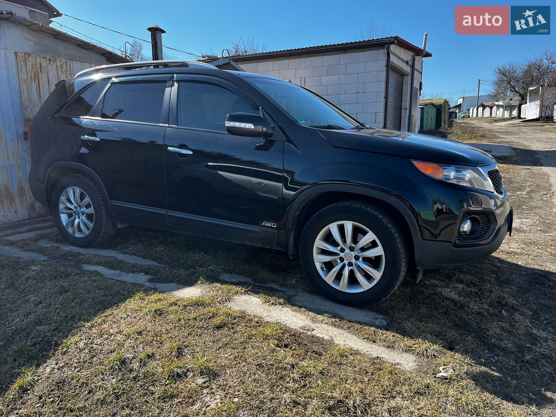 Kia Sorento 2011 VIN KNAKU814DC5185858 фото оголошення 2 з 14