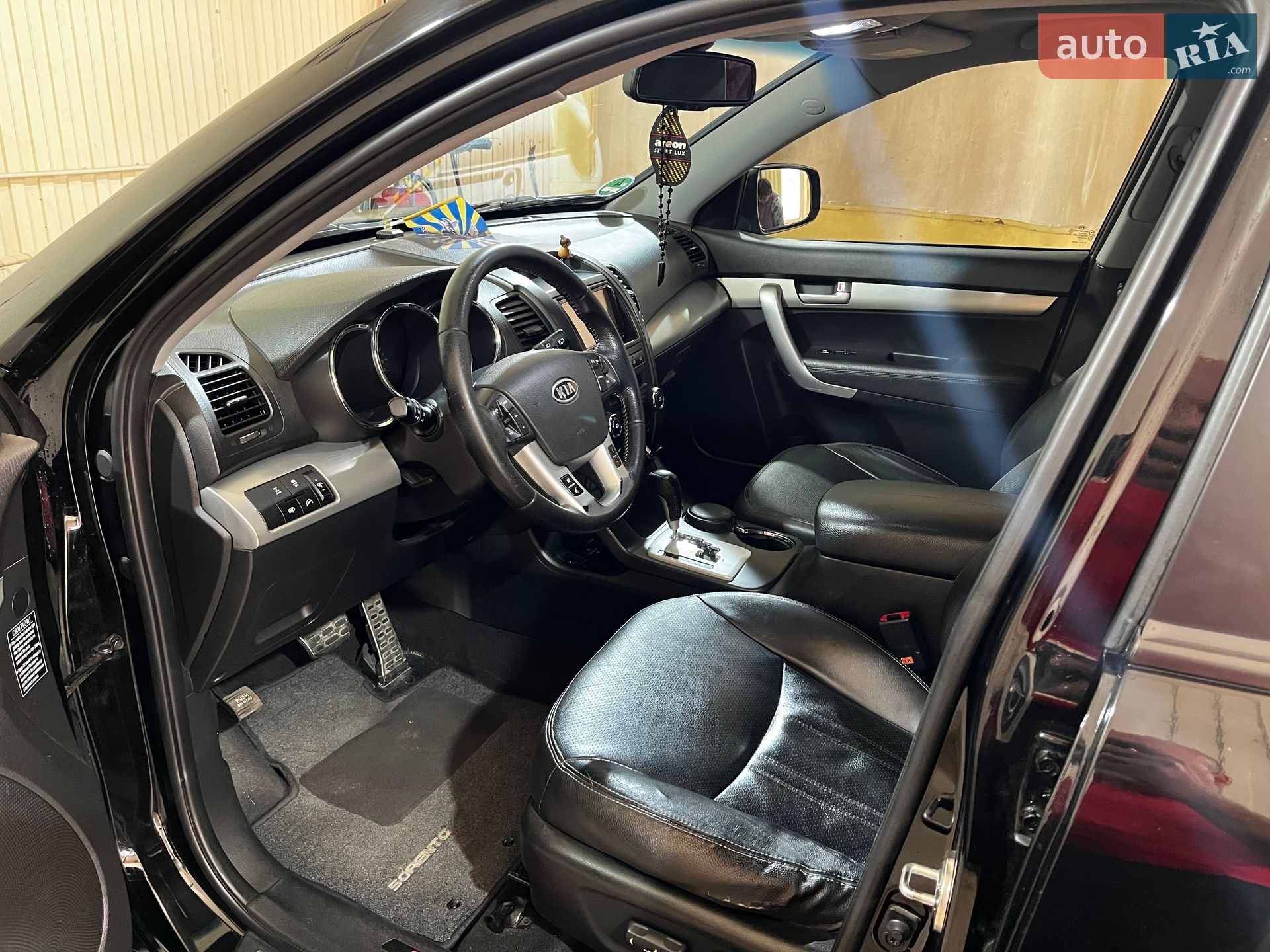 Kia Sorento 2011 VIN KNAKU814DC5185858 фото оголошення 4 з 14