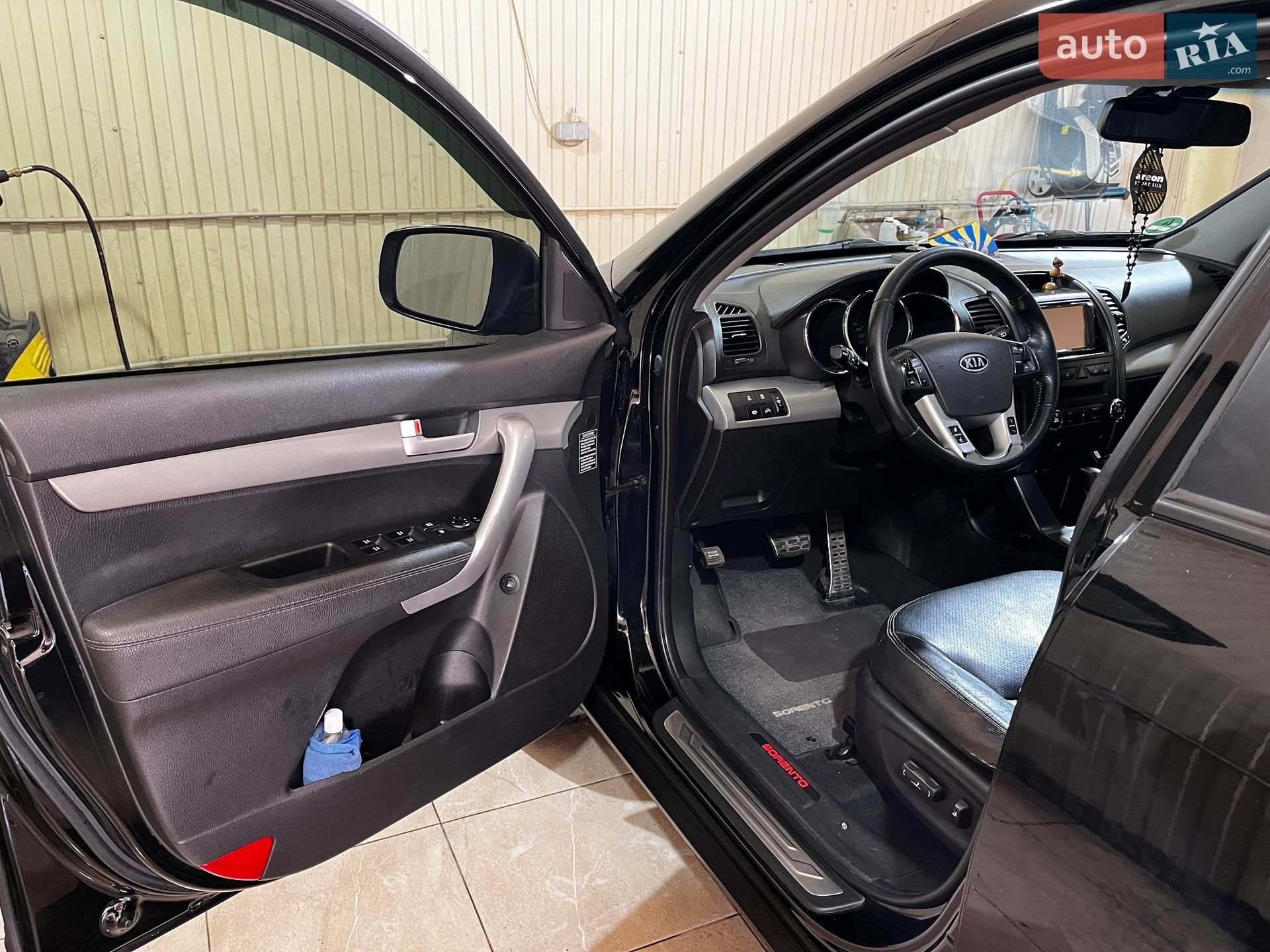 Kia Sorento 2011 VIN KNAKU814DC5185858 фото оголошення 5 з 14