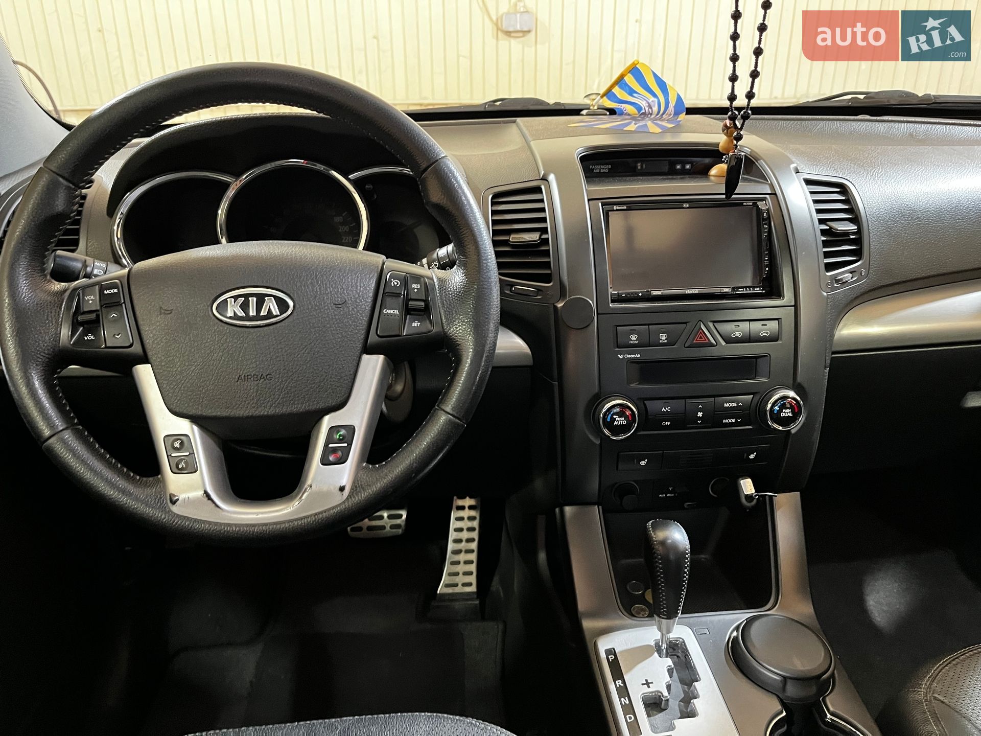 Kia Sorento 2011 VIN KNAKU814DC5185858 фото оголошення 8 з 14