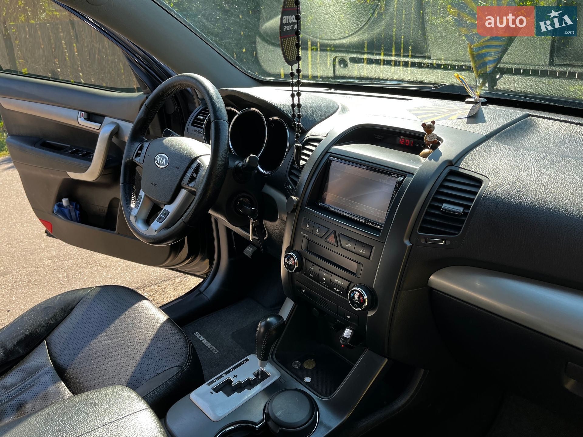 Kia Sorento 2011 VIN KNAKU814DC5185858 фото оголошення 10 з 14