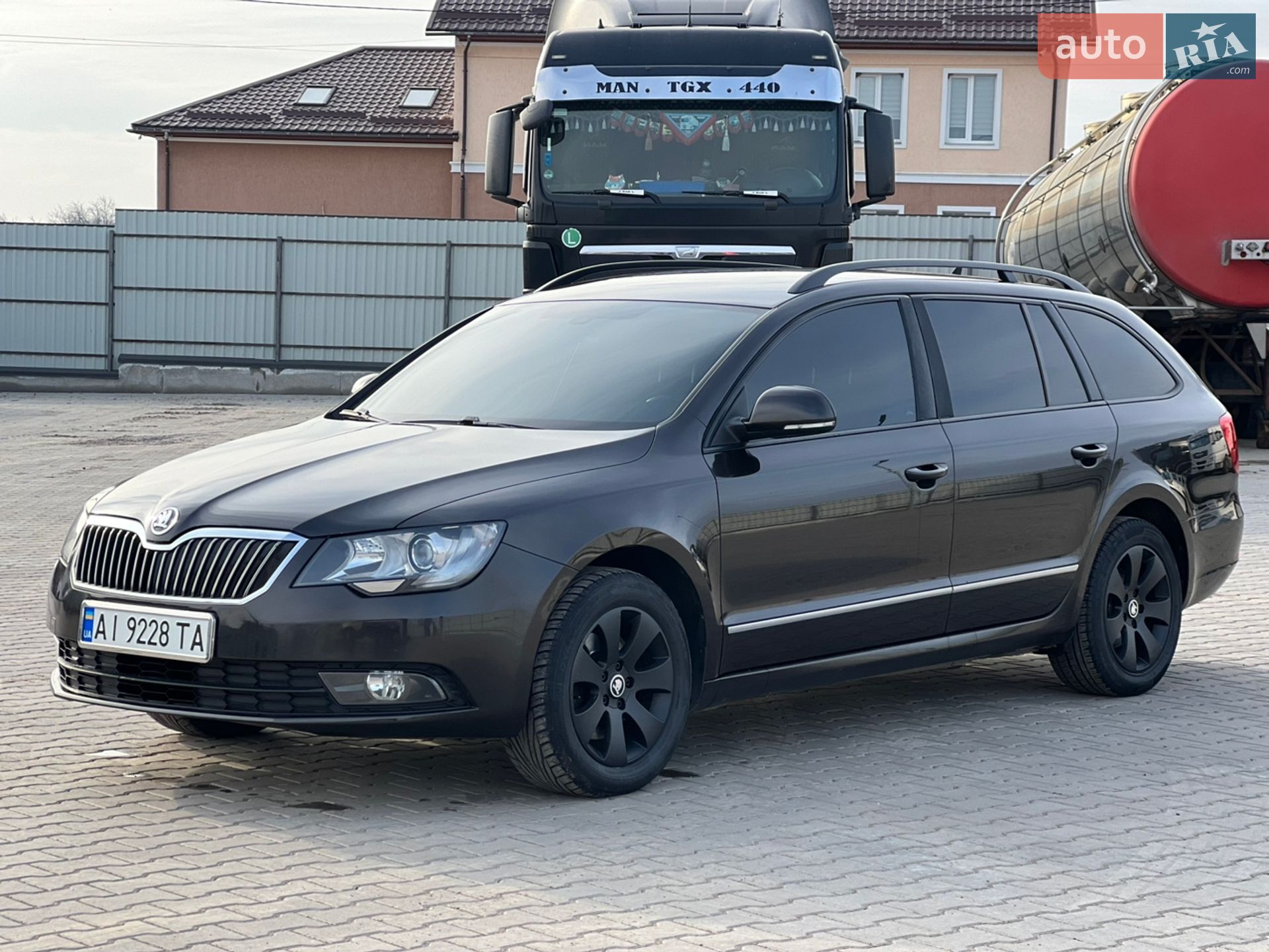 Skoda Superb 2014 VIN TMBJJ73T0E9035463 фото оголошення 2 з 26