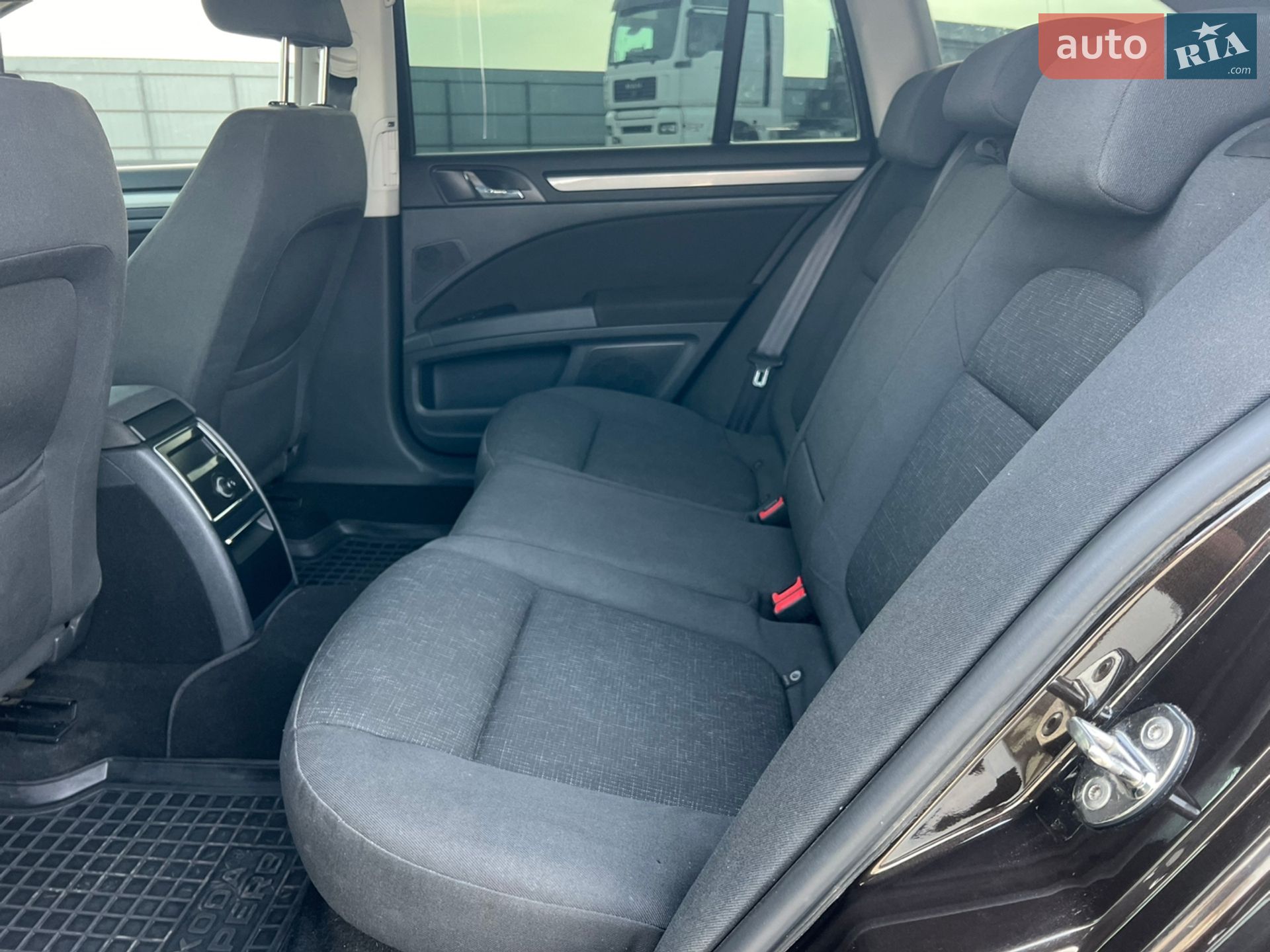 Skoda Superb 2014 VIN TMBJJ73T0E9035463 фото оголошення 11 з 26