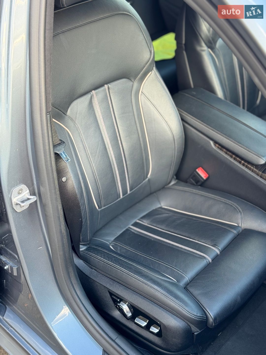 BMW 5 Series 2018 VIN WBAJB1C56KB375312 фото оголошення 13 з 14