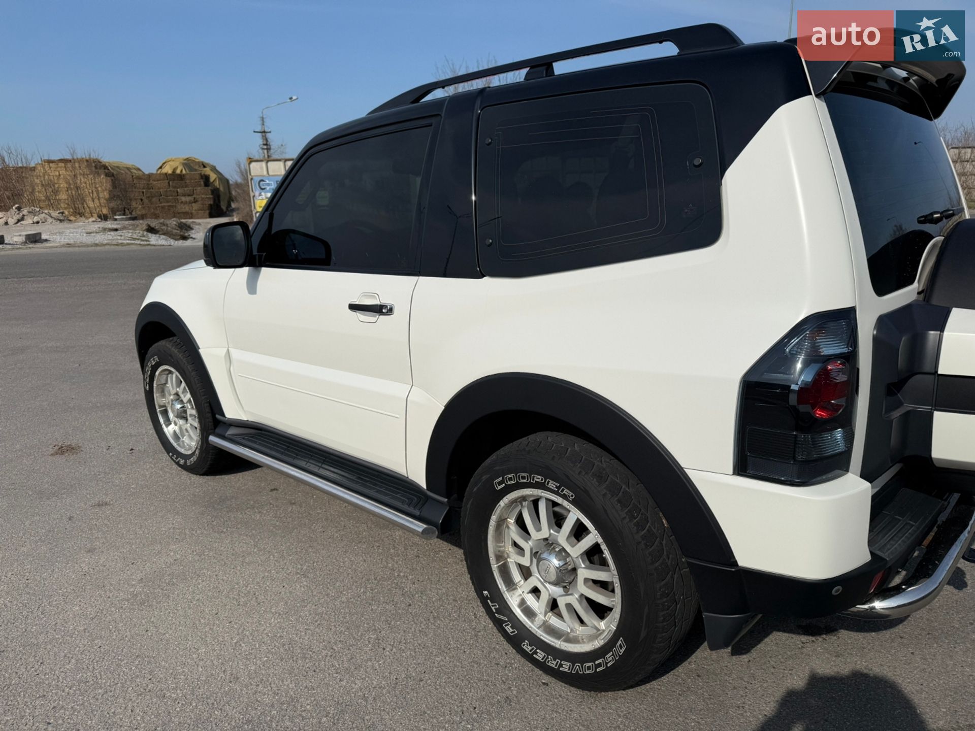 Mitsubishi Pajero 2010 VIN JMYMYV87WAJ714421 фото оголошення 5 з 25