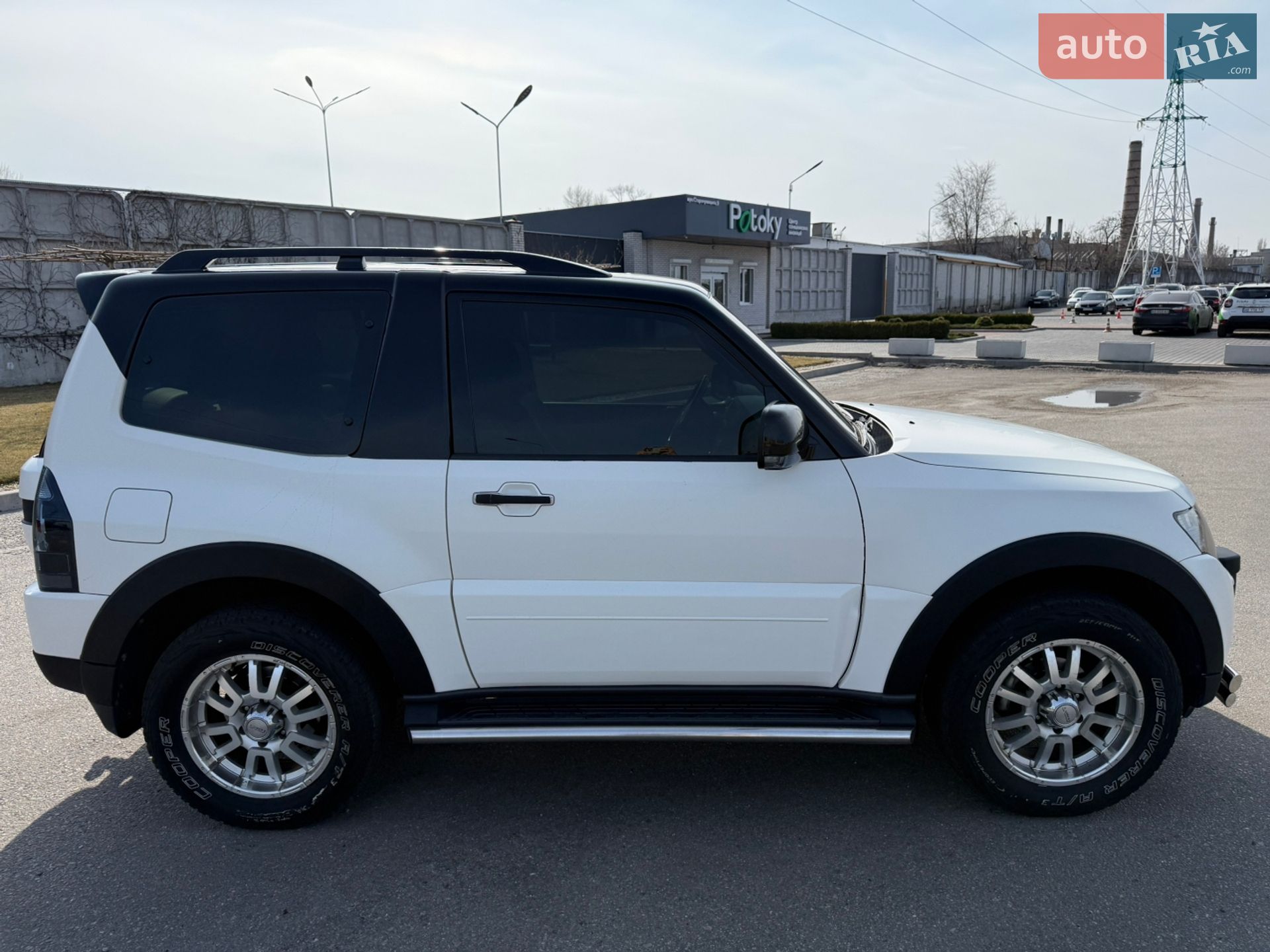Mitsubishi Pajero 2010 VIN JMYMYV87WAJ714421 фото оголошення 6 з 25