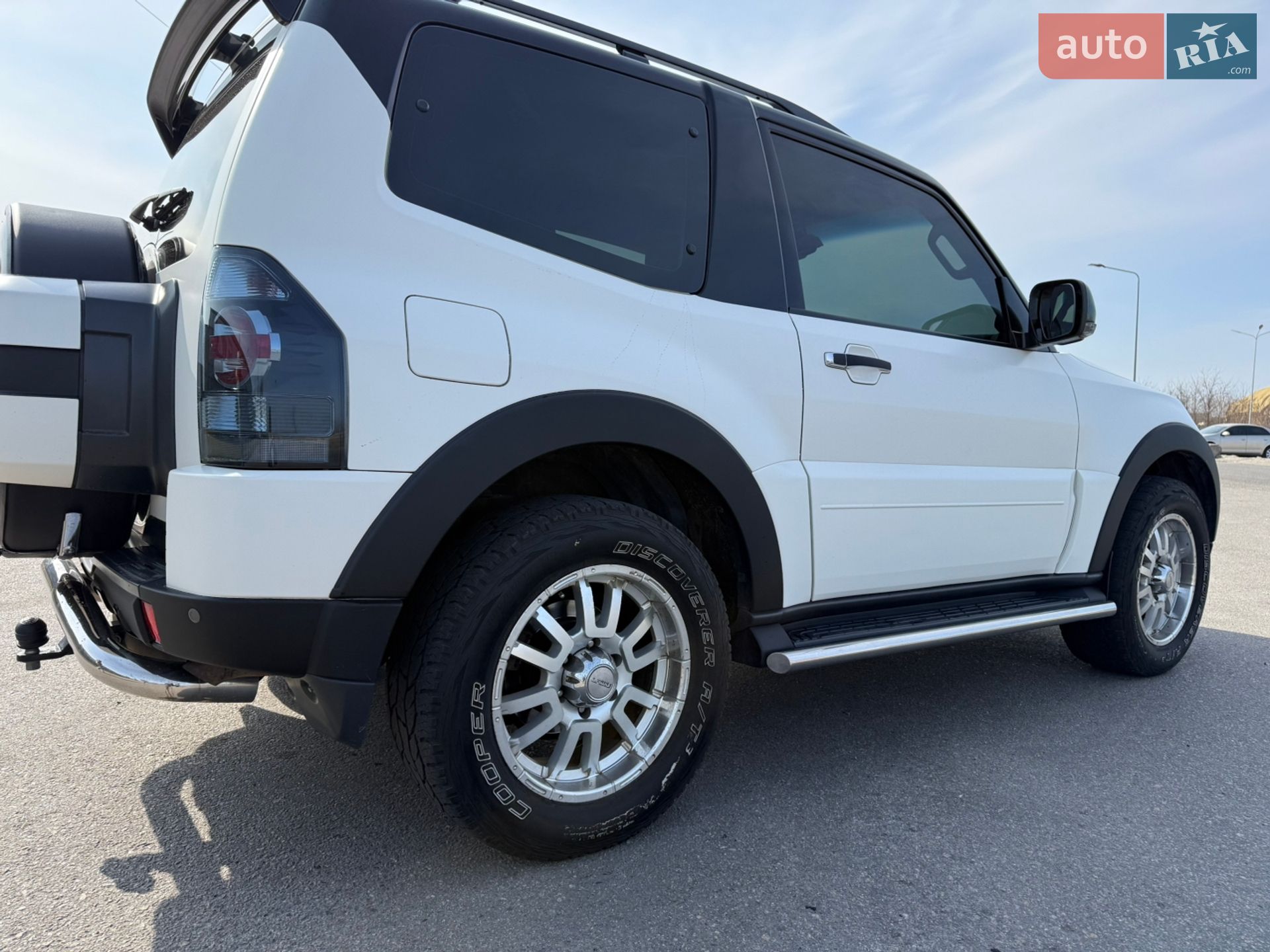 Mitsubishi Pajero 2010 VIN JMYMYV87WAJ714421 фото оголошення 7 з 25
