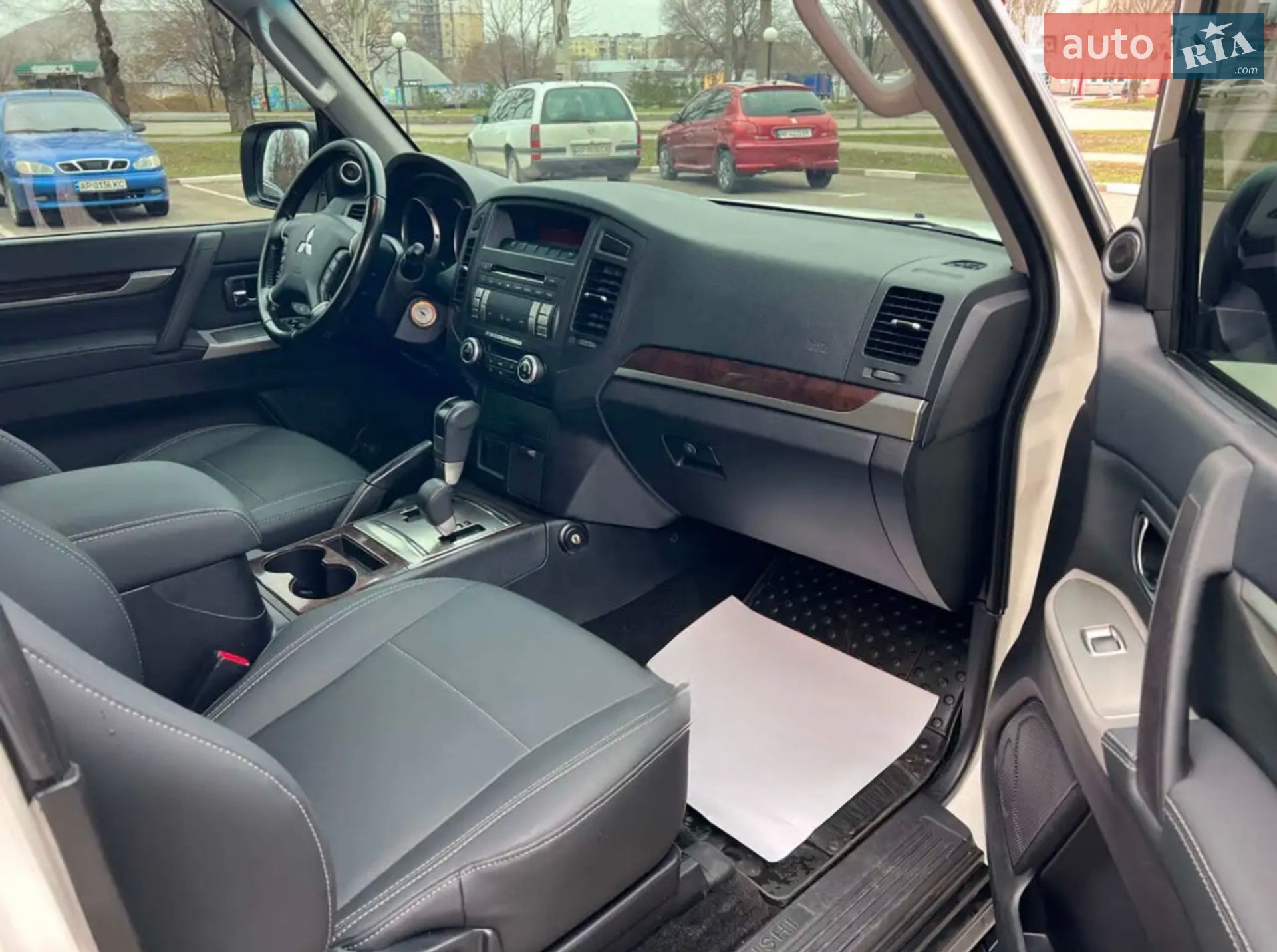 Mitsubishi Pajero 2010 VIN JMYMYV87WAJ714421 фото оголошення 23 з 25