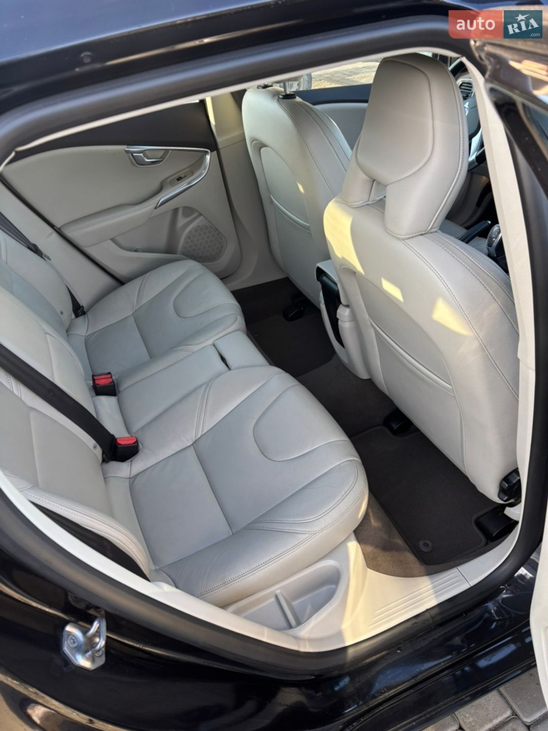 Volvo V40 2014 VIN YV1MV2051E2157641 фото оголошення 13 з 13