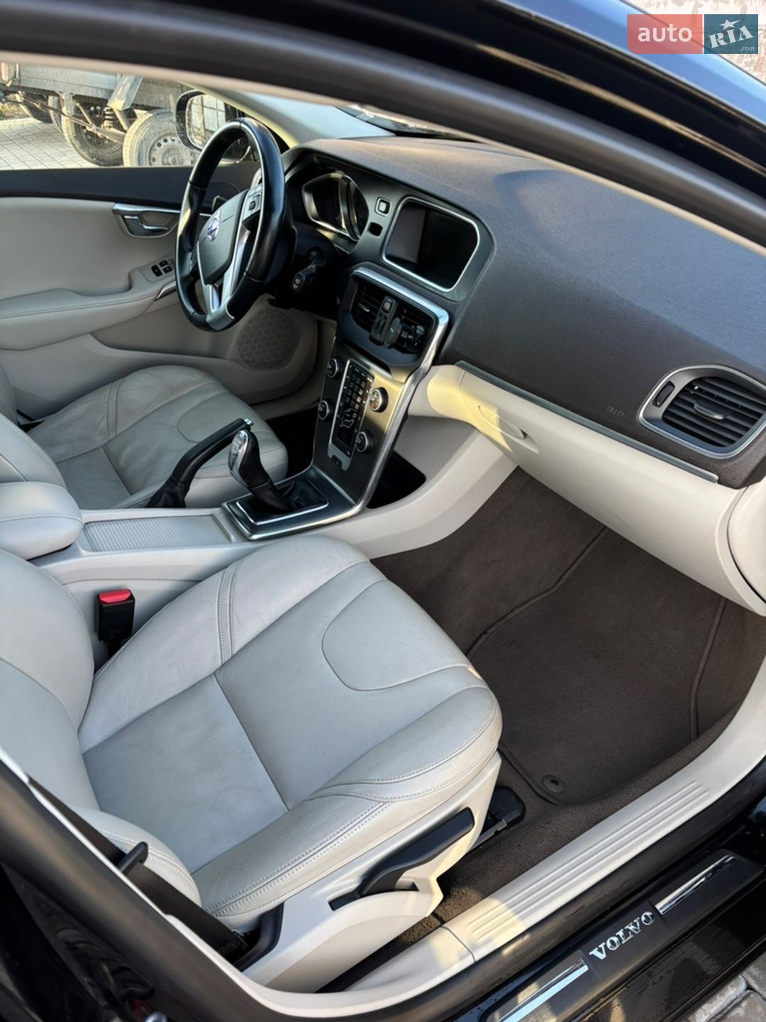 Volvo V40 2014 VIN YV1MV2051E2157641 фото оголошення 12 з 13