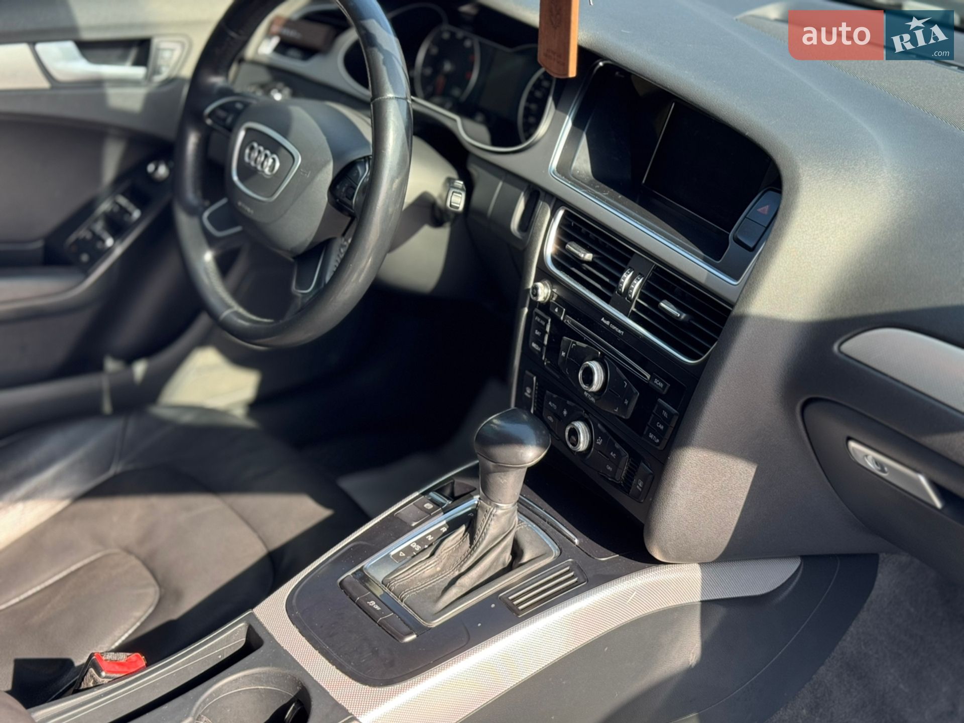 Audi A4 2014 VIN WAUAFAFL2EN039738 фото оголошення 23 з 35
