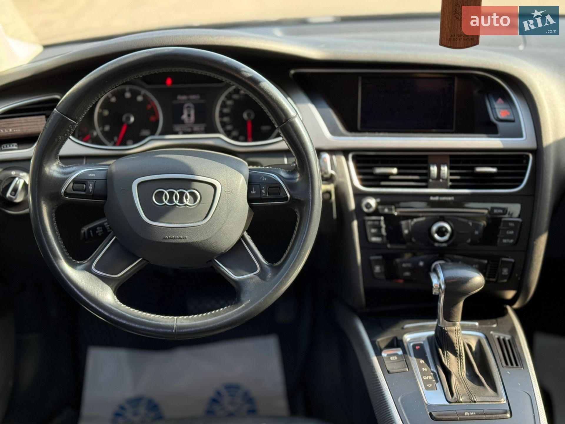 Audi A4 2014 VIN WAUAFAFL2EN039738 фото оголошення 4 з 35