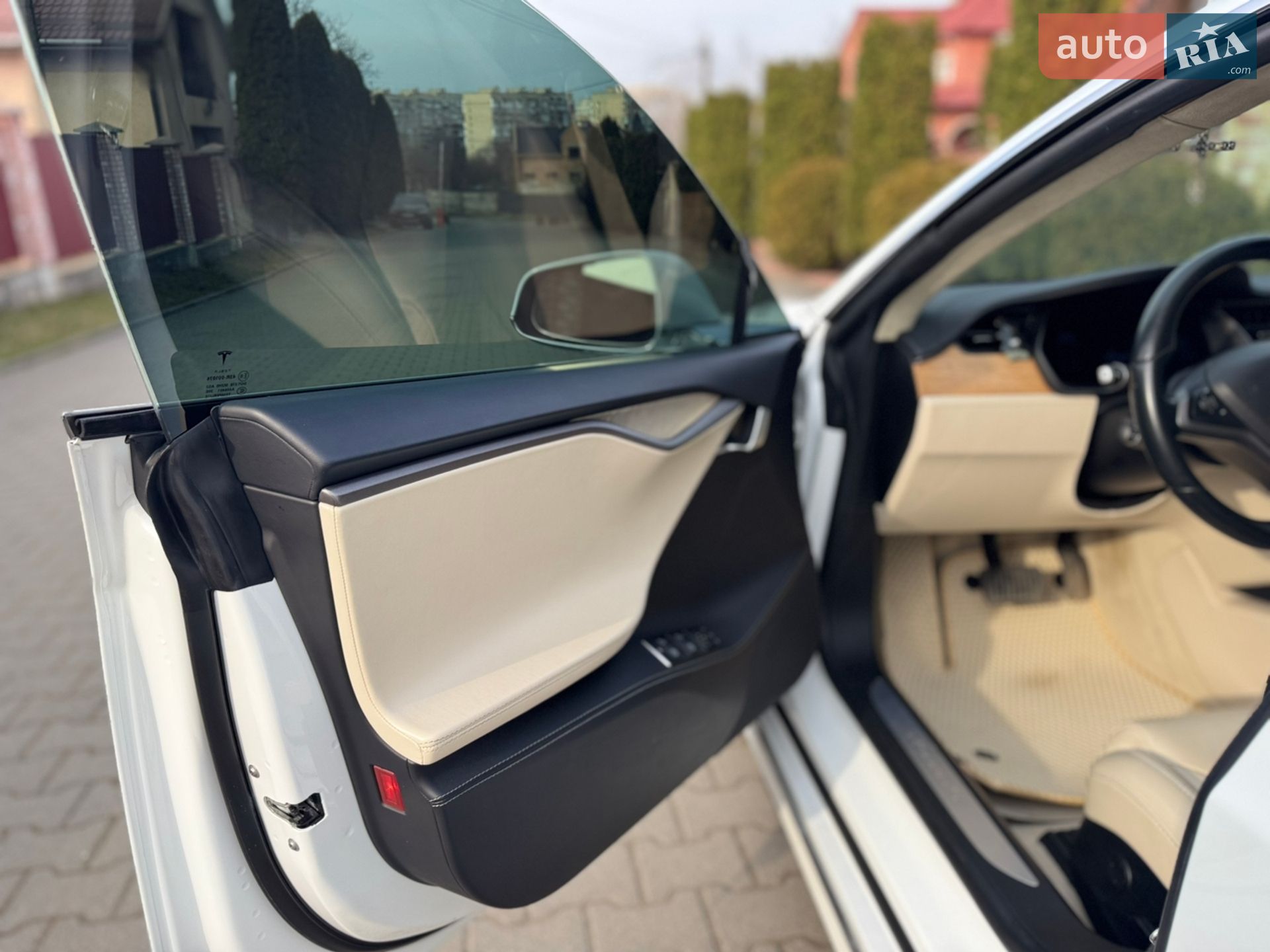 Tesla Model S 2018 VIN 5YJSA1E25JF263352 фото оголошення 6 з 25