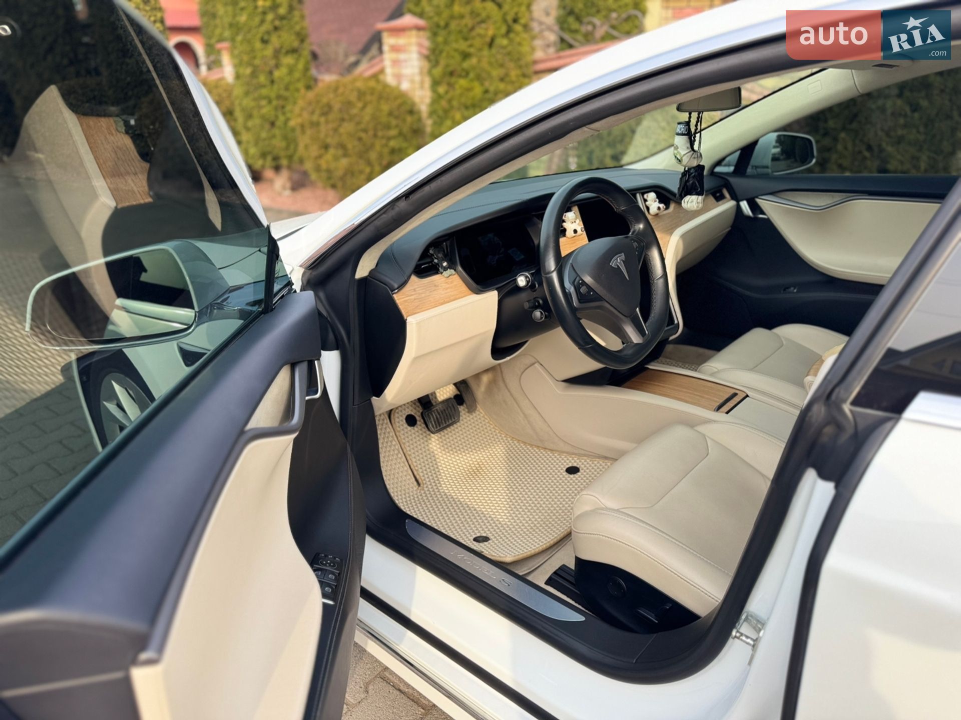 Tesla Model S 2018 VIN 5YJSA1E25JF263352 фото оголошення 8 з 25
