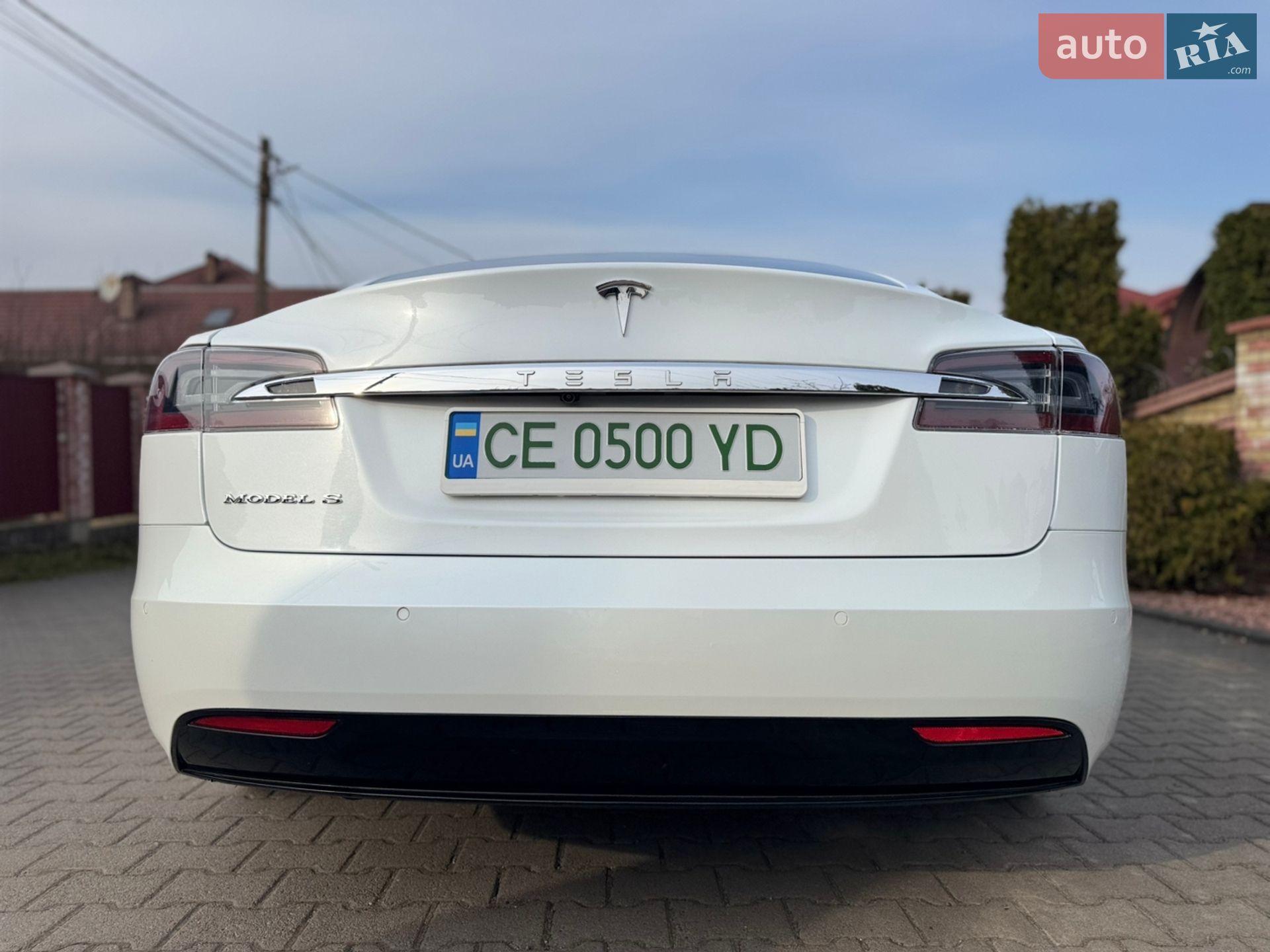 Tesla Model S 2018 VIN 5YJSA1E25JF263352 фото оголошення 9 з 25