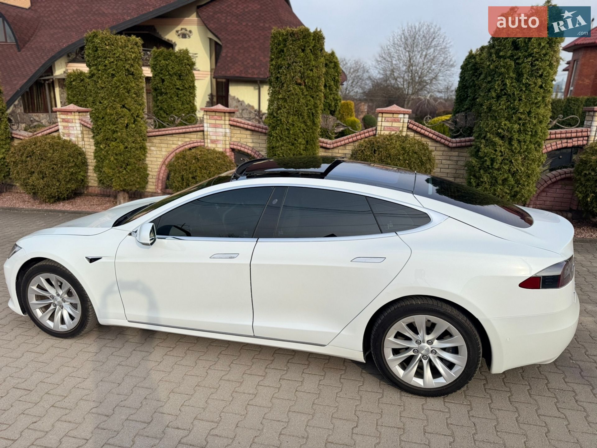 Tesla Model S 2018 VIN 5YJSA1E25JF263352 фото оголошення 17 з 25
