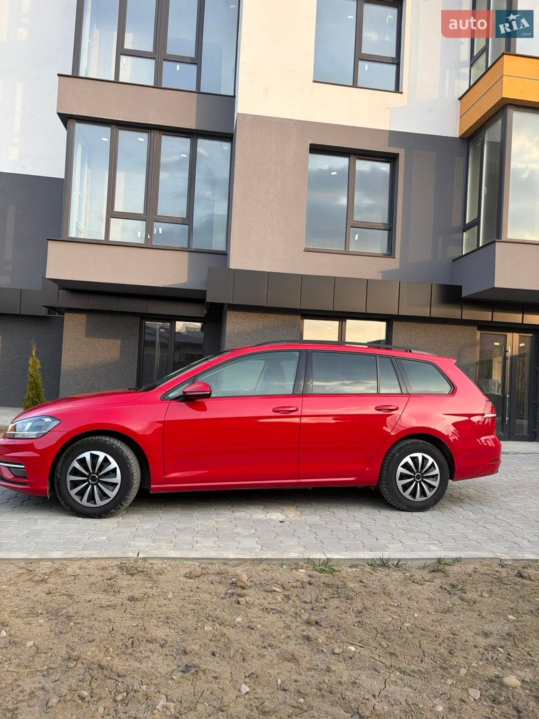 Volkswagen Golf 2019 VIN WVWZZZAUZKP569957 фото оголошення 8 з 37