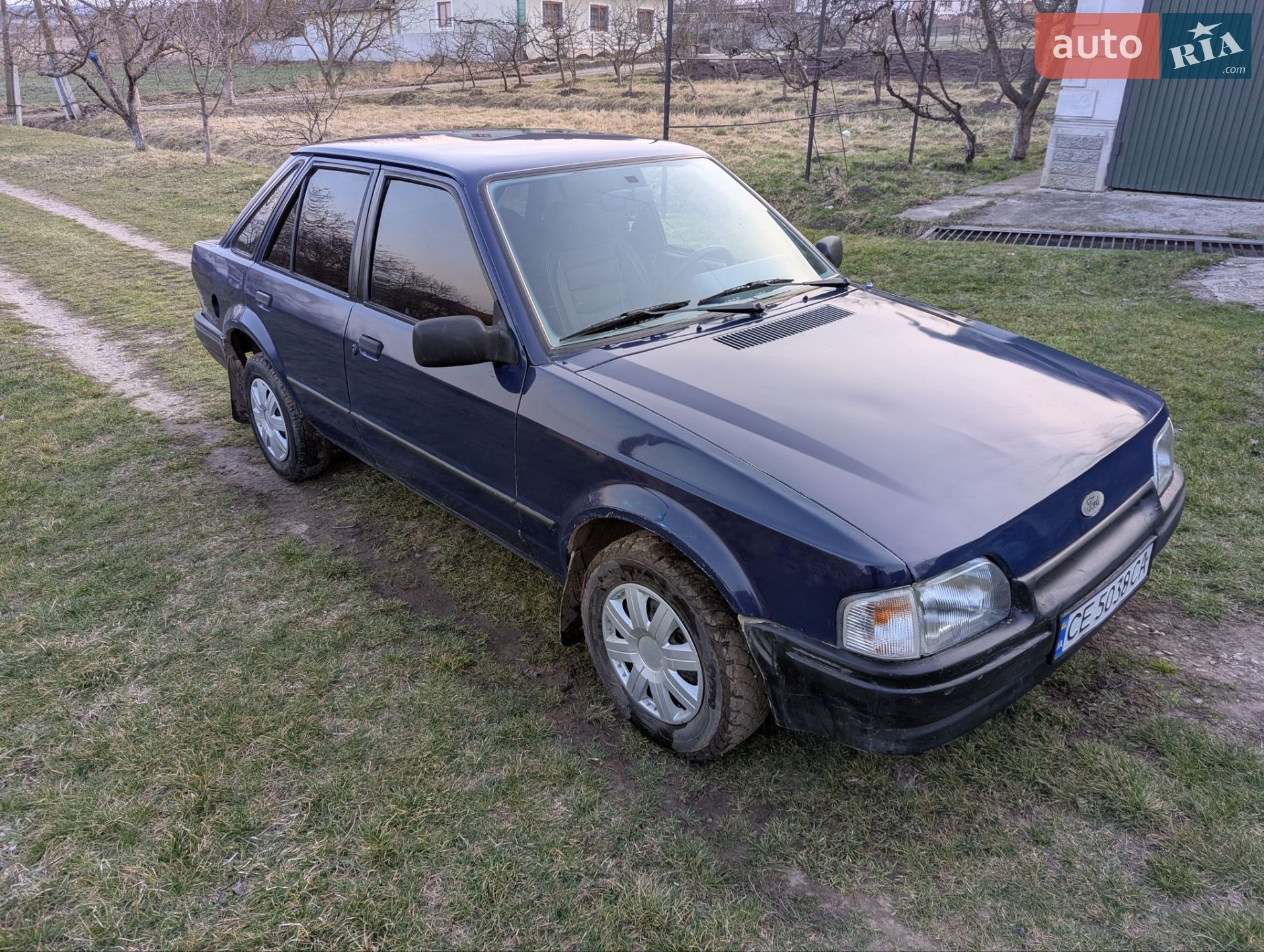 Ford Escort 1988 VIN WF0AXXGCAAJB58292 фото оголошення 37 з 66