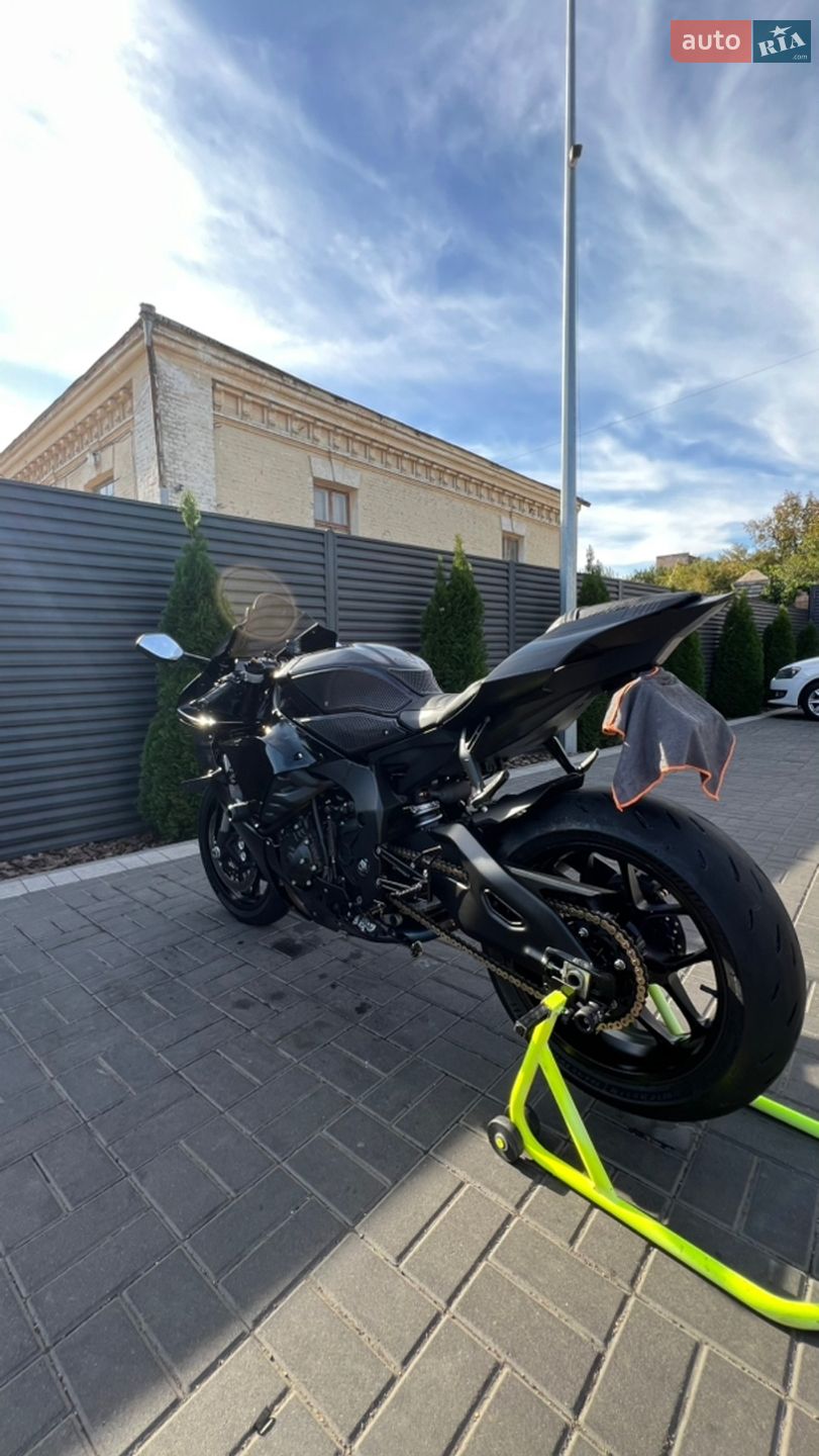 Yamaha R1 2021 VIN JYARN66YXMA000639 фото оголошення 3 з 29