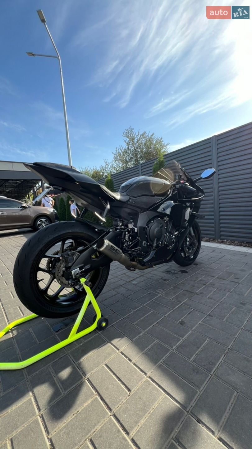 Yamaha R1 2021 VIN JYARN66YXMA000639 фото оголошення 4 з 29