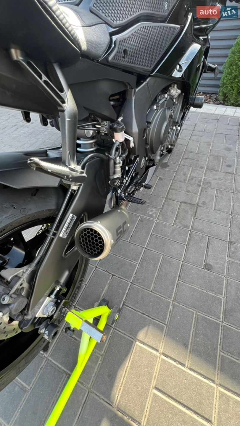 Yamaha R1 2021 VIN JYARN66YXMA000639 фото оголошення 10 з 29