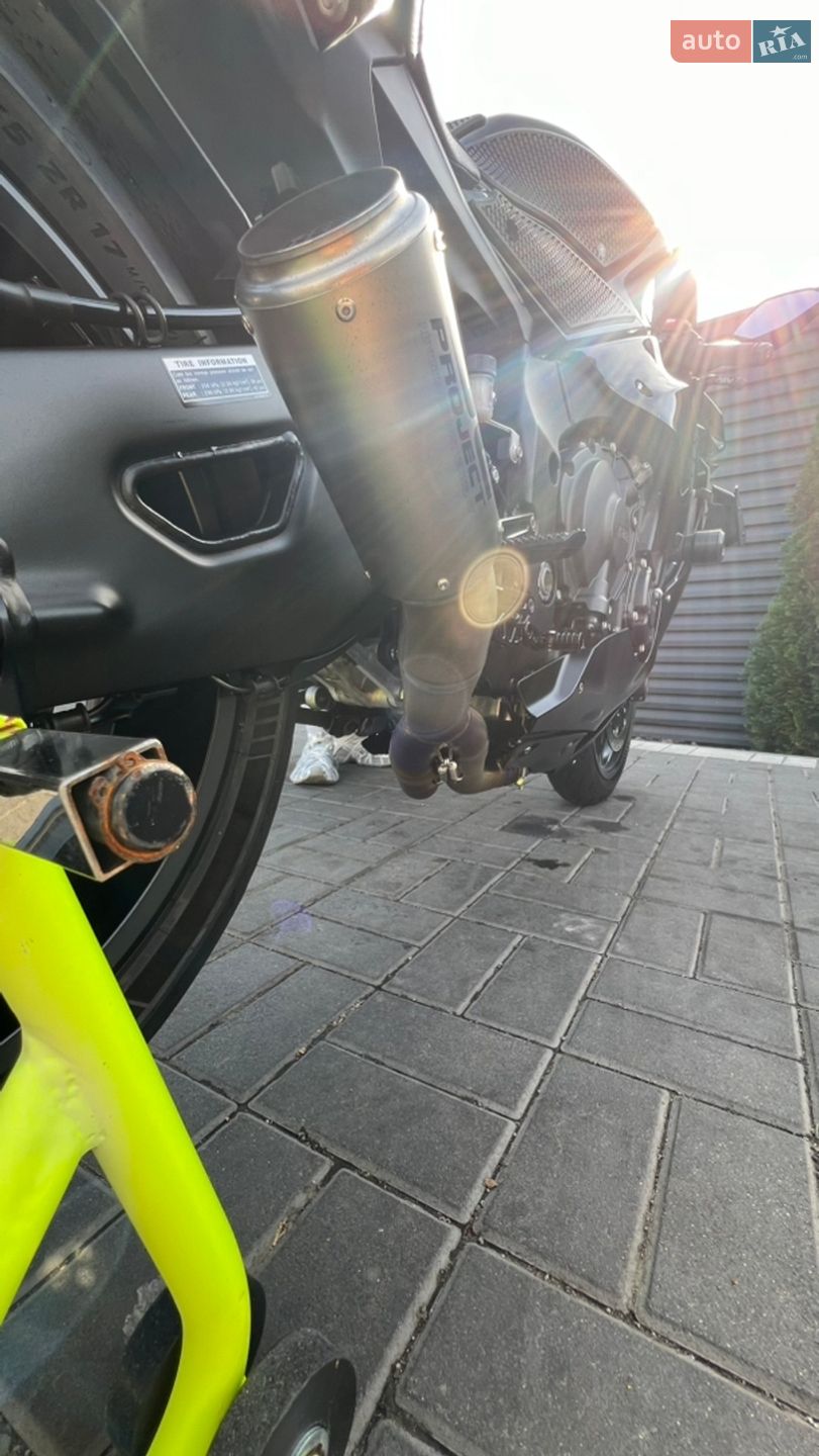 Yamaha R1 2021 VIN JYARN66YXMA000639 фото оголошення 11 з 29