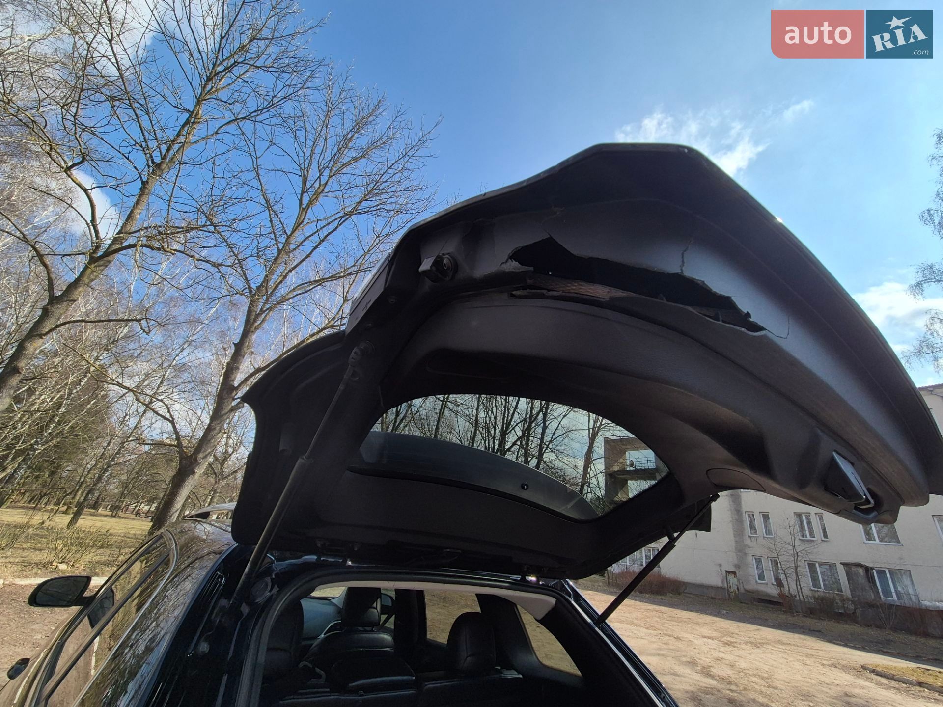 Jeep Cherokee 2018 VIN 1C4PJLLB5KD226623 фото оголошення 10 з 21