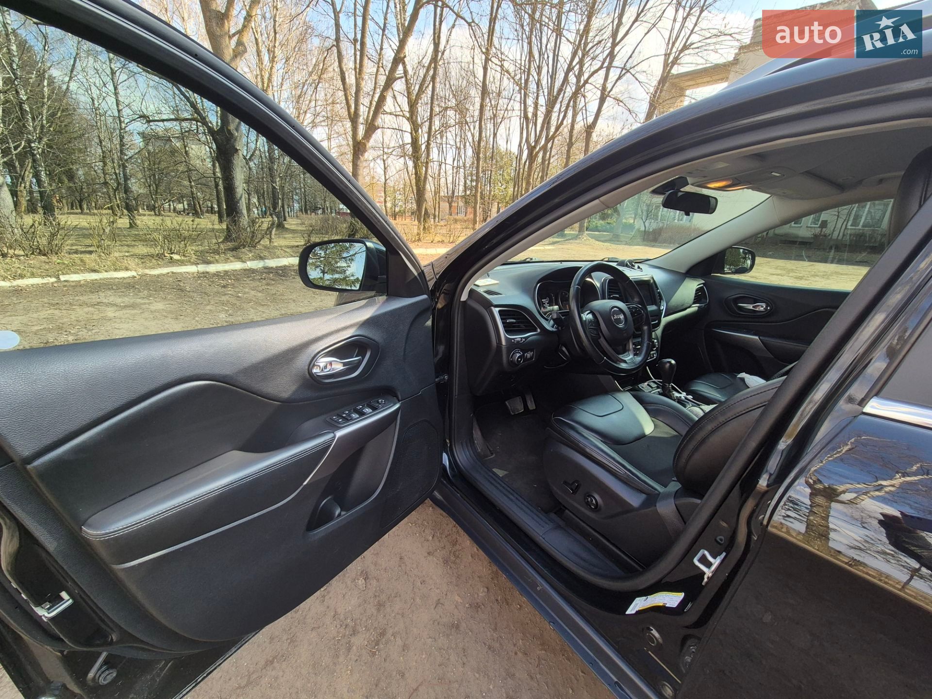 Jeep Cherokee 2018 VIN 1C4PJLLB5KD226623 фото оголошення 13 з 21