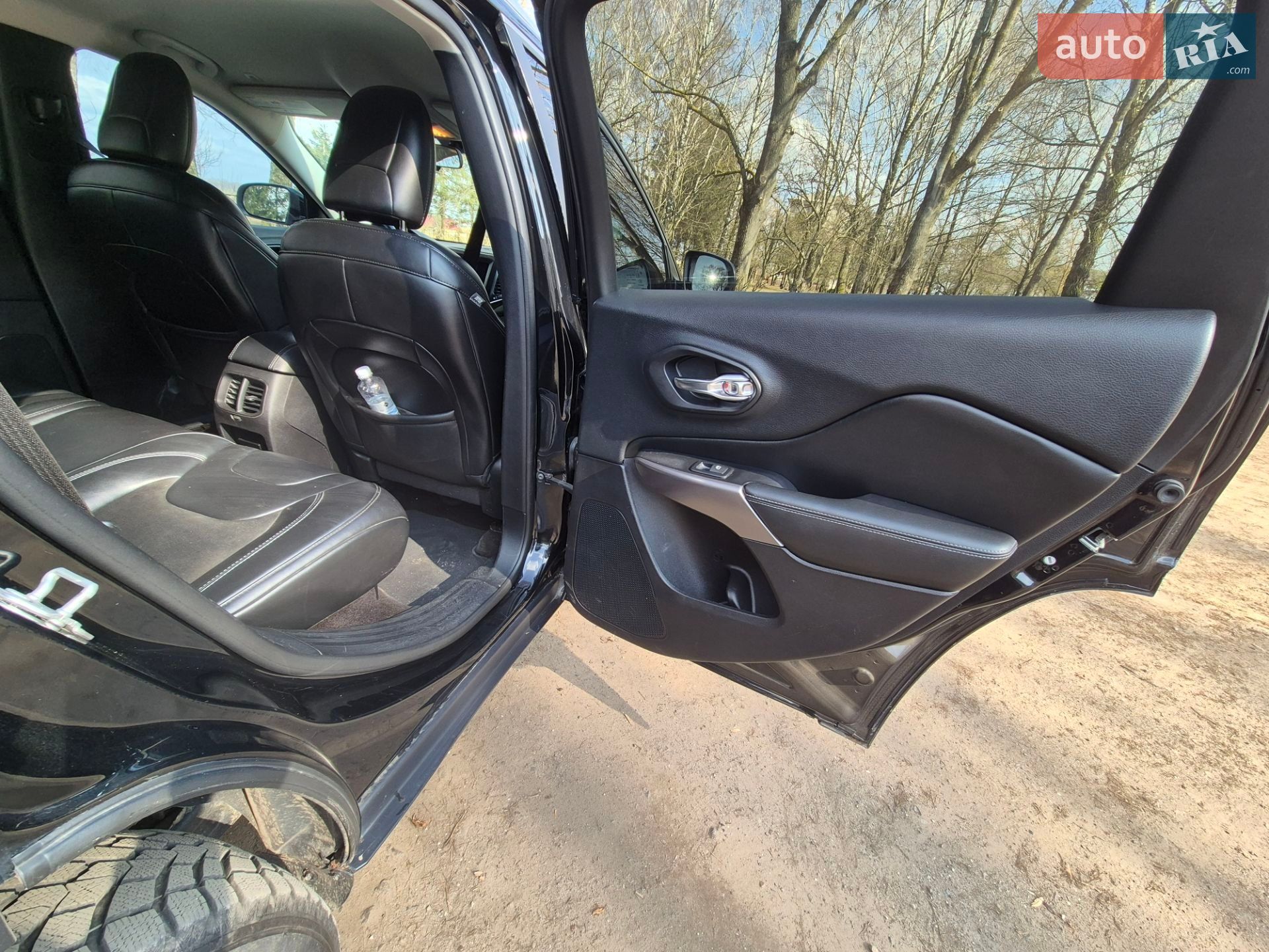 Jeep Cherokee 2018 VIN 1C4PJLLB5KD226623 фото оголошення 17 з 21