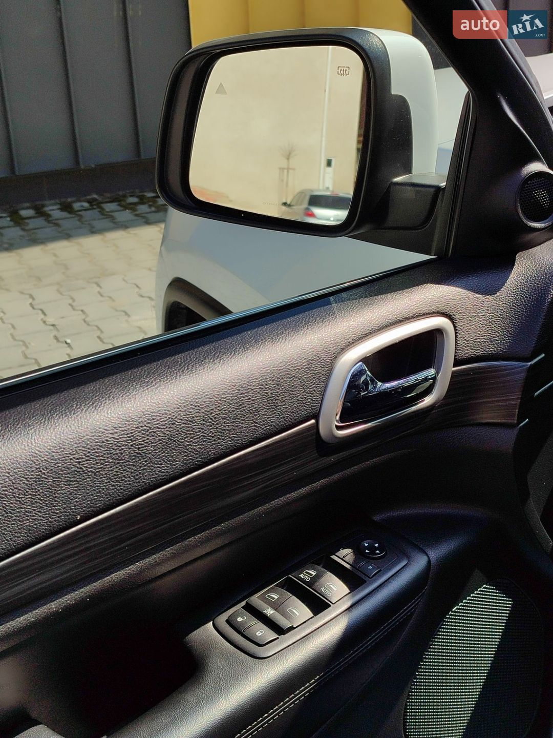 Jeep Grand Cherokee 2019 VIN 1C4RJEAG5KC790491 фото оголошення 37 з 45