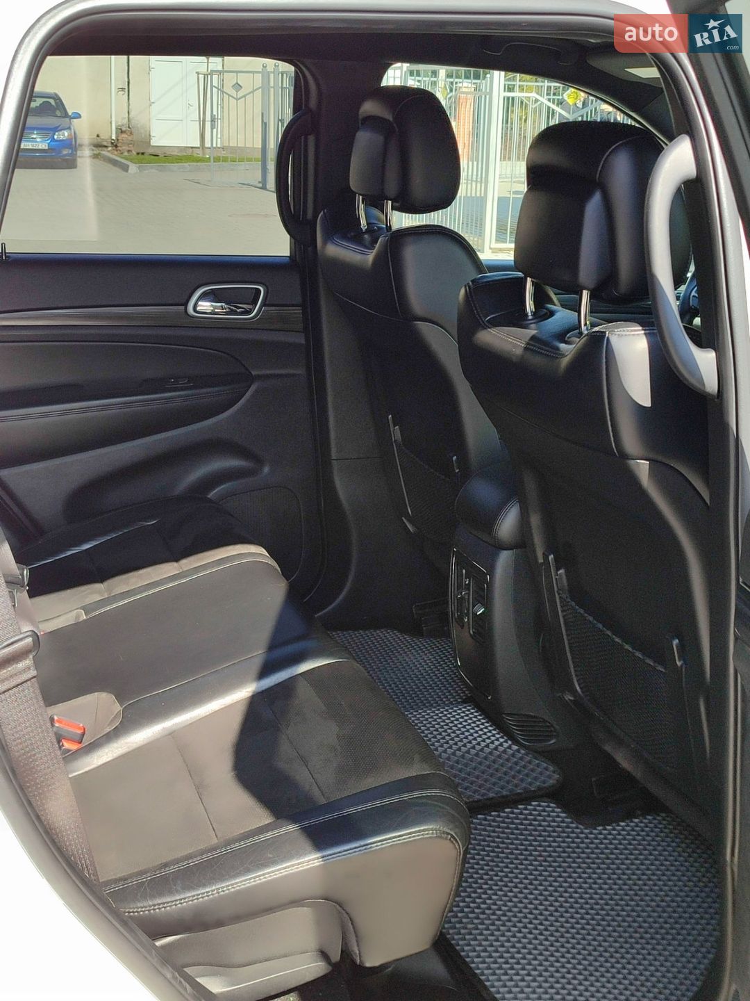 Jeep Grand Cherokee 2019 VIN 1C4RJEAG5KC790491 фото оголошення 38 з 45