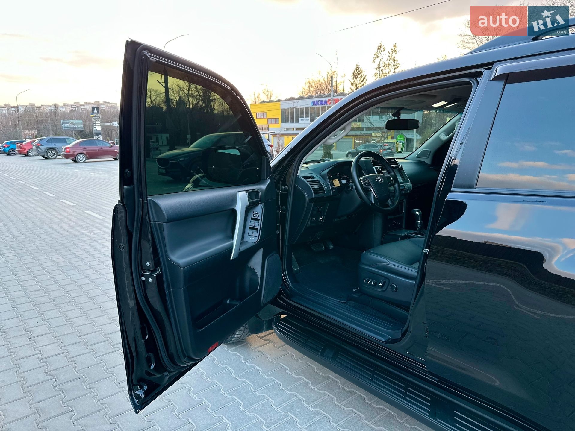 Toyota Land Cruiser Prado 2018 VIN JTEBX3FJ80K305154 фото оголошення 3 з 18