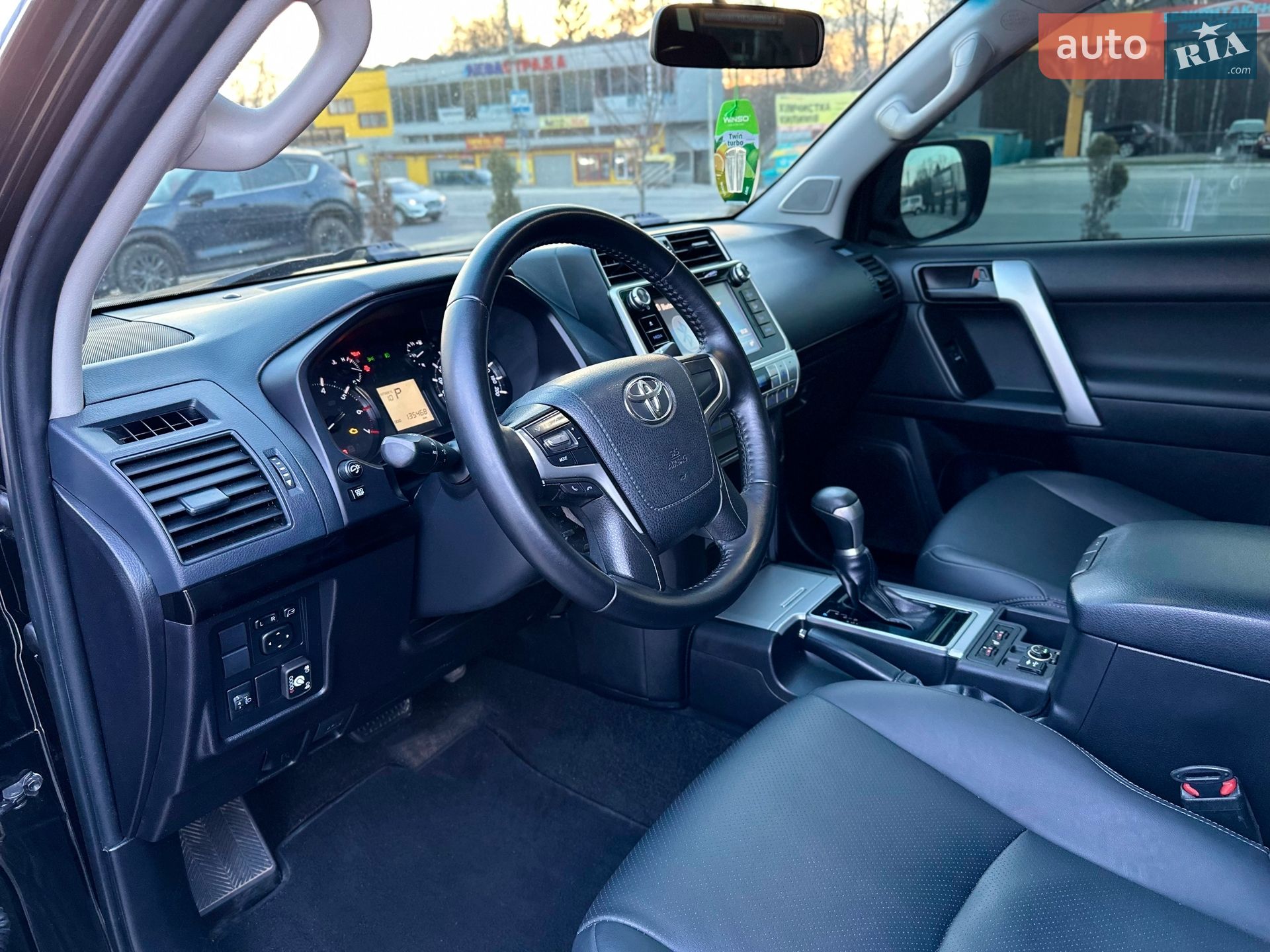 Toyota Land Cruiser Prado 2018 VIN JTEBX3FJ80K305154 фото оголошення 6 з 18