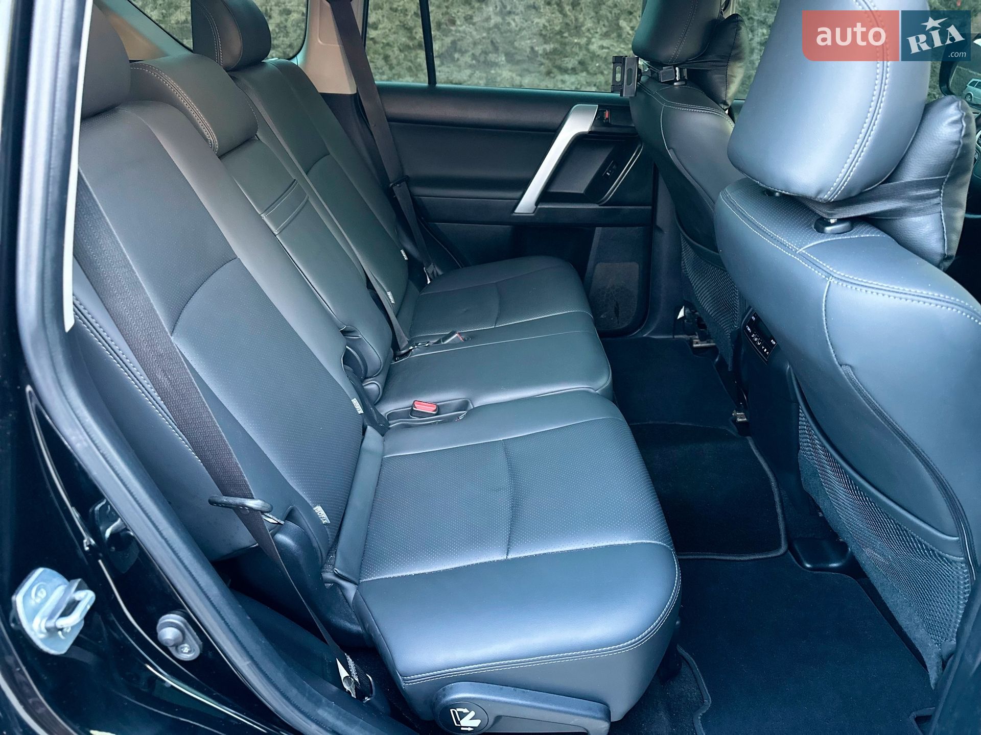 Toyota Land Cruiser Prado 2018 VIN JTEBX3FJ80K305154 фото оголошення 10 з 18
