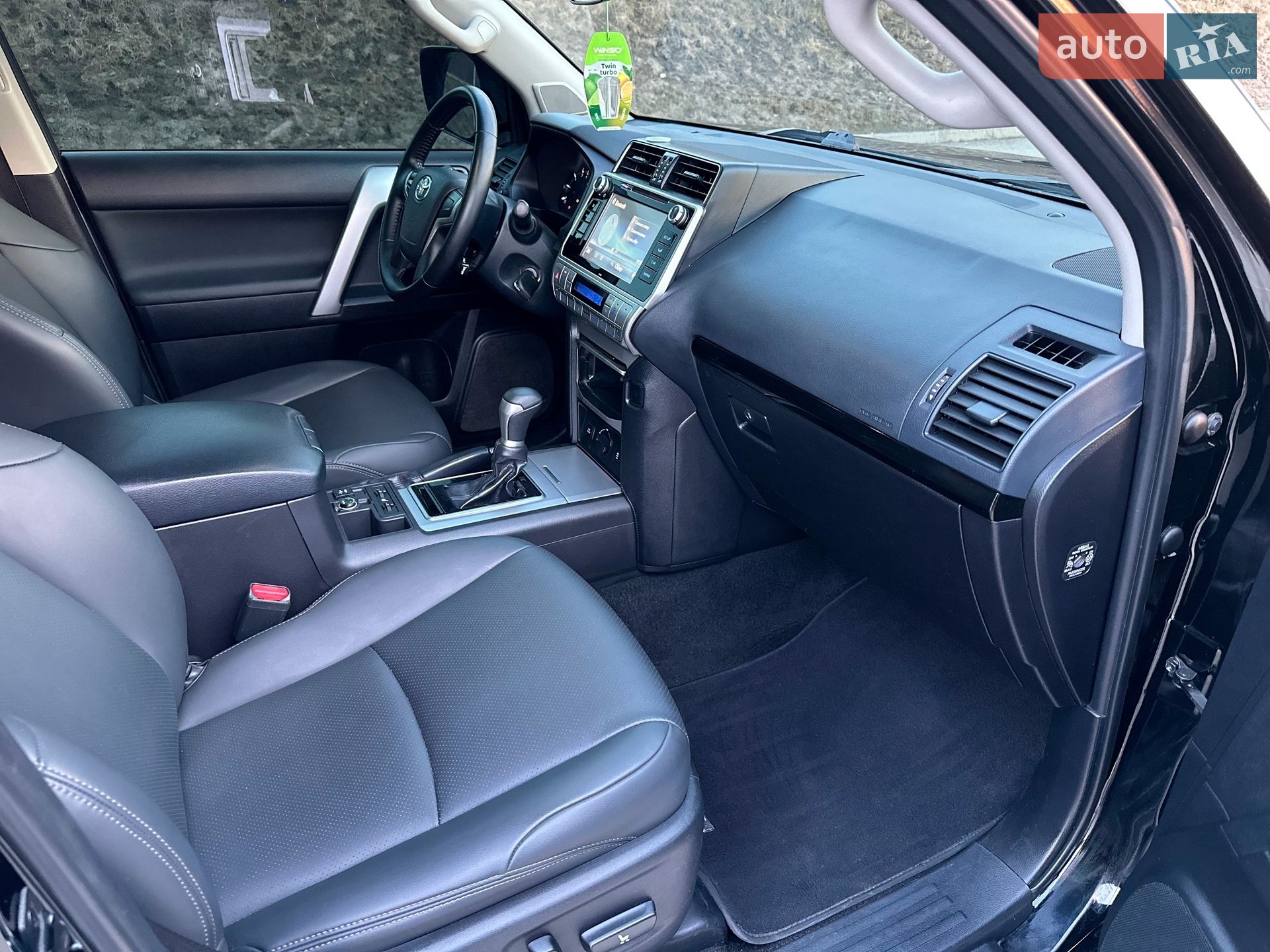 Toyota Land Cruiser Prado 2018 VIN JTEBX3FJ80K305154 фото оголошення 12 з 18