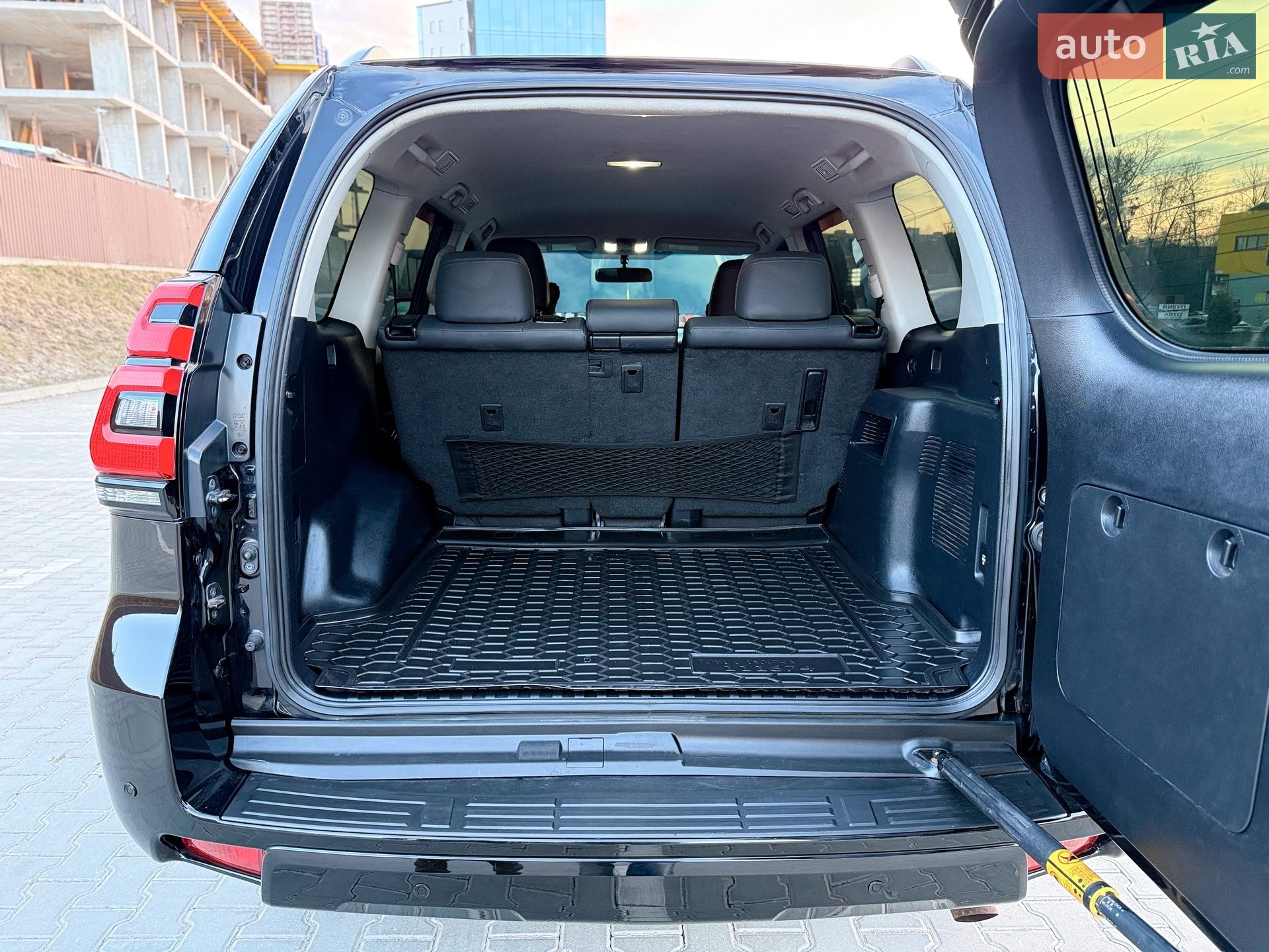 Toyota Land Cruiser Prado 2018 VIN JTEBX3FJ80K305154 фото оголошення 16 з 18