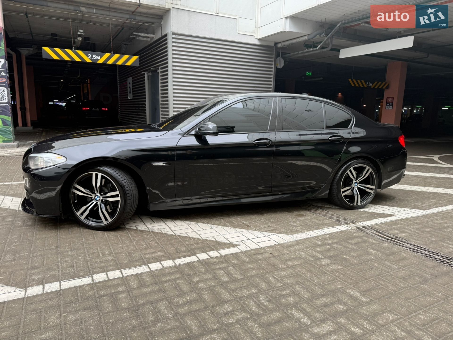 BMW 5 Series 2012 VIN WBAHB51080BD83280 фото оголошення 3 з 35