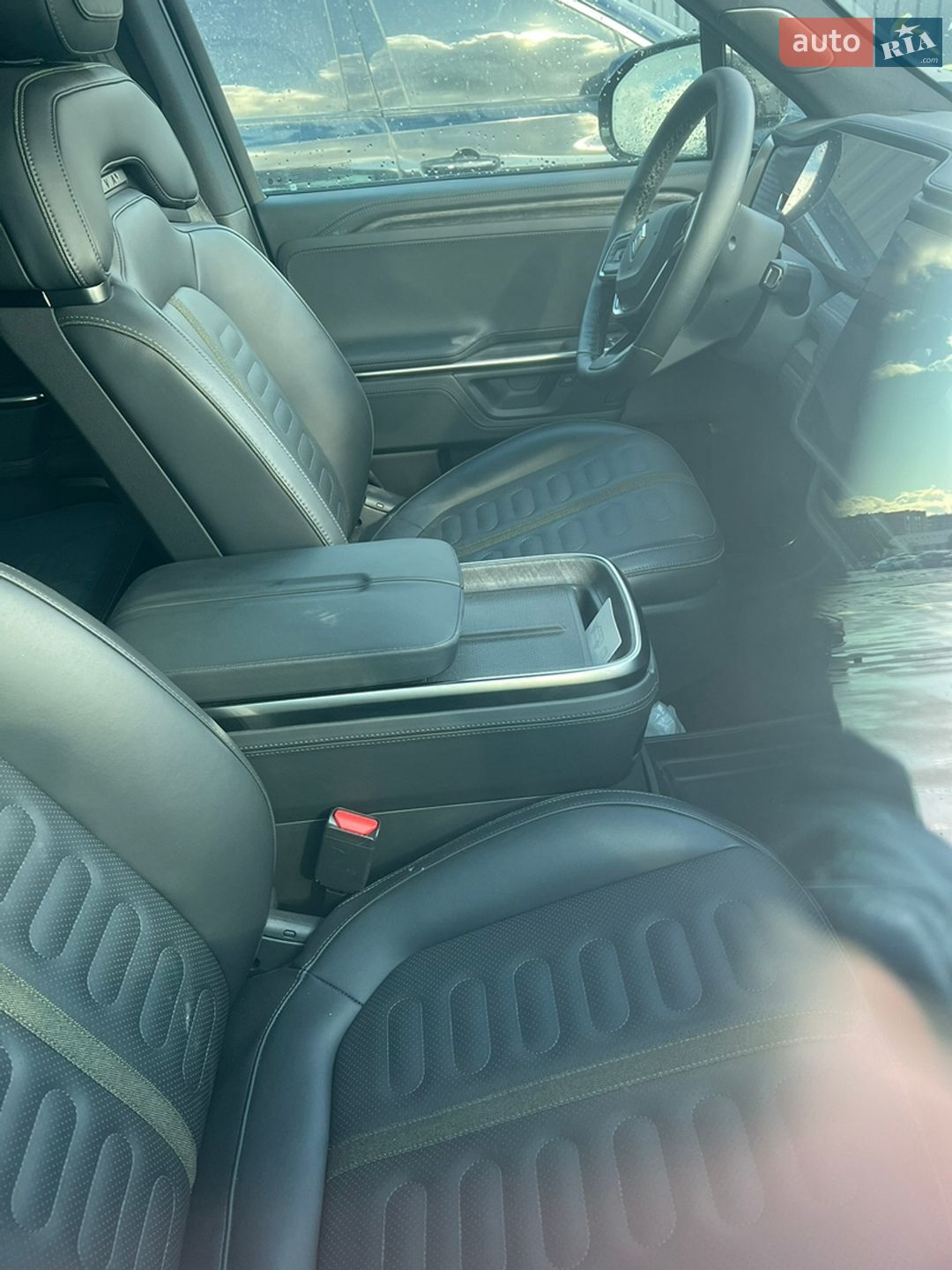 Rivian R1S 2025 VIN 7PDSGBBA1SN071292 фото оголошення 7 з 41