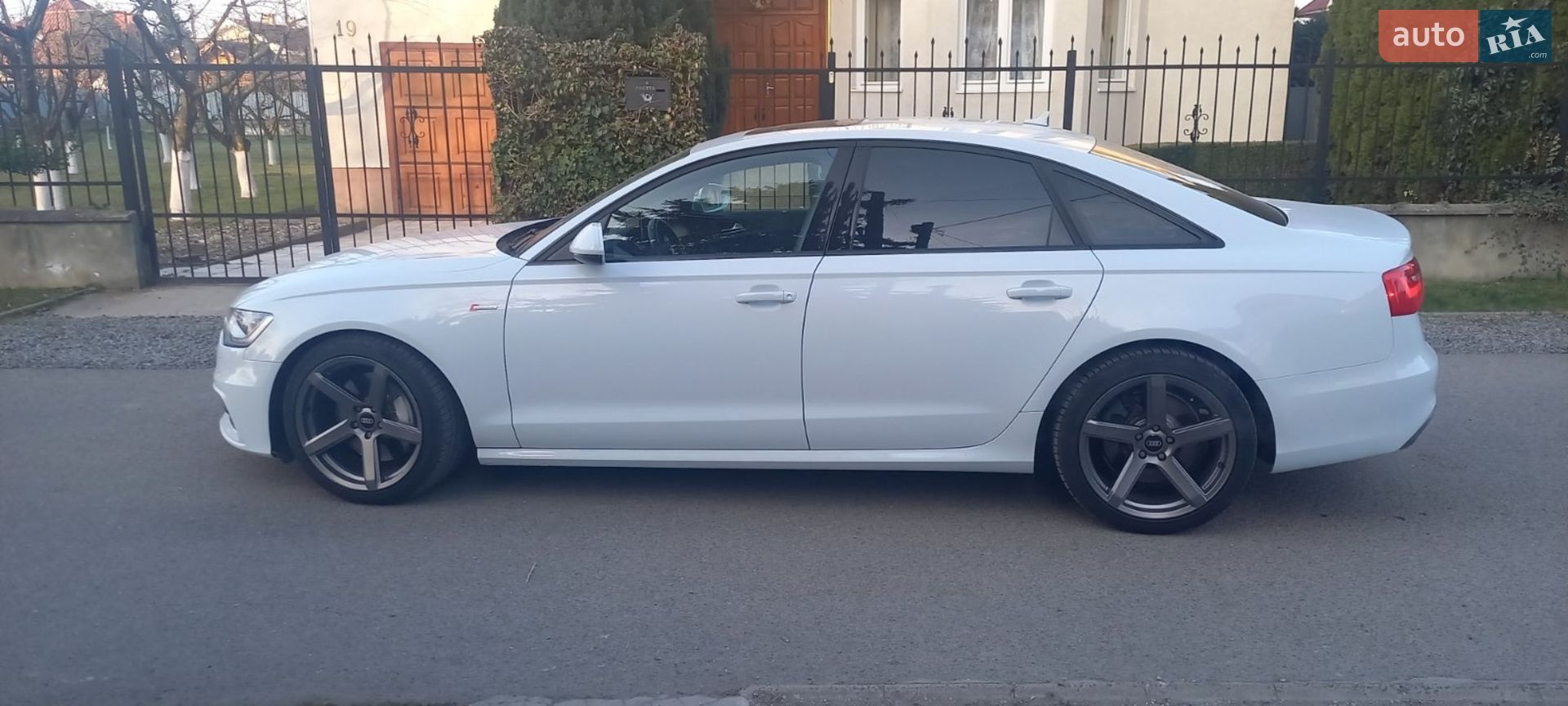 Audi A6 2014 VIN WAUHGAFC8FN008622 фото оголошення 3 з 5