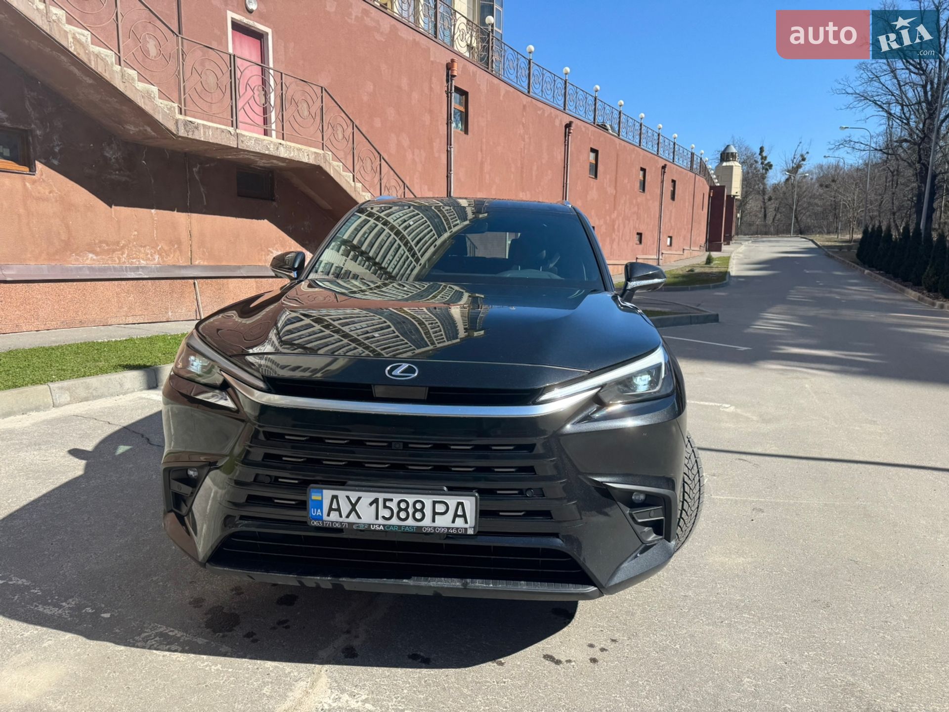 Lexus TX 2023 VIN 5TDAAAB67RS004159 фото оголошення 2 з 16