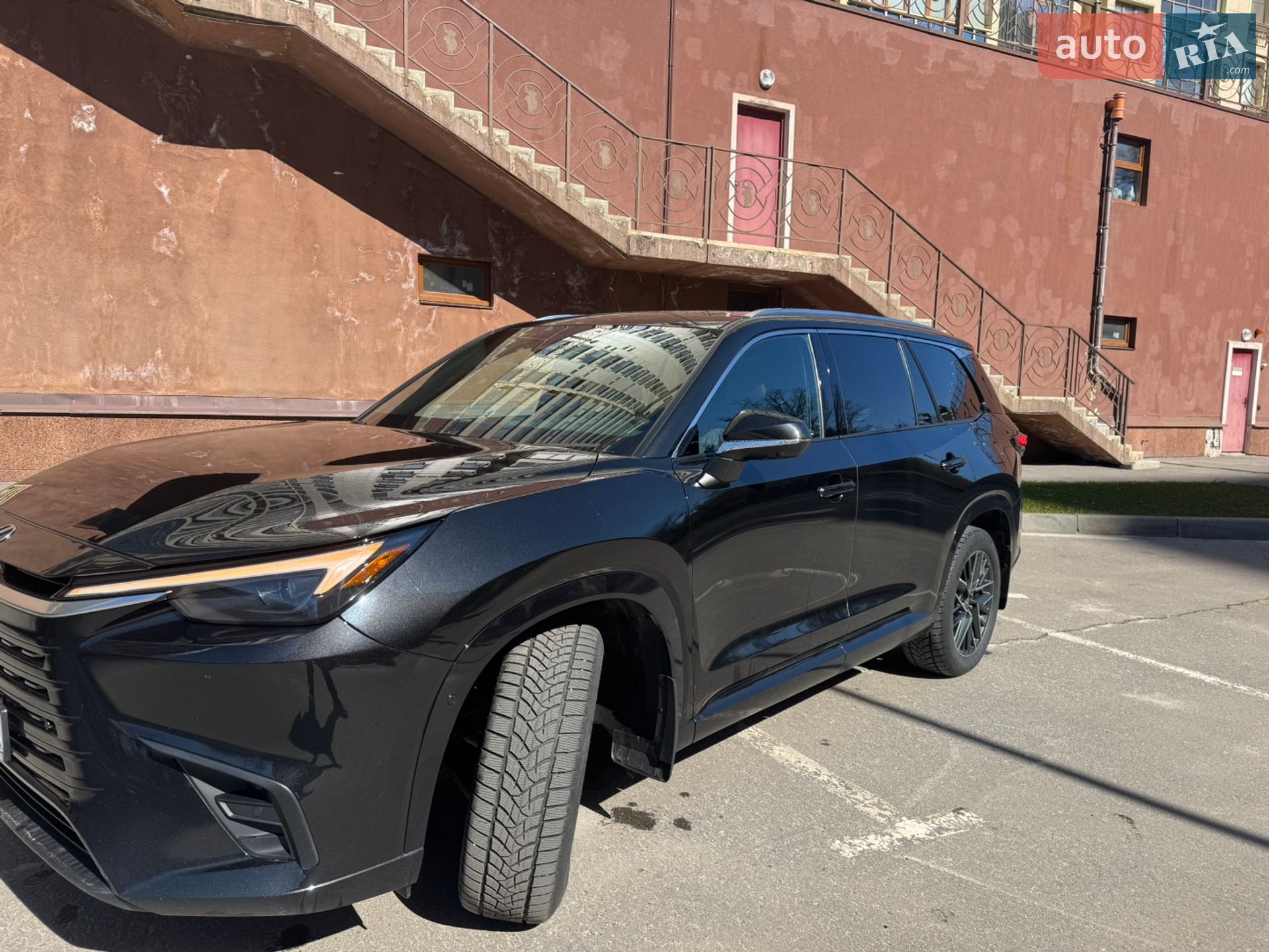 Lexus TX 2023 VIN 5TDAAAB67RS004159 фото оголошення 6 з 16