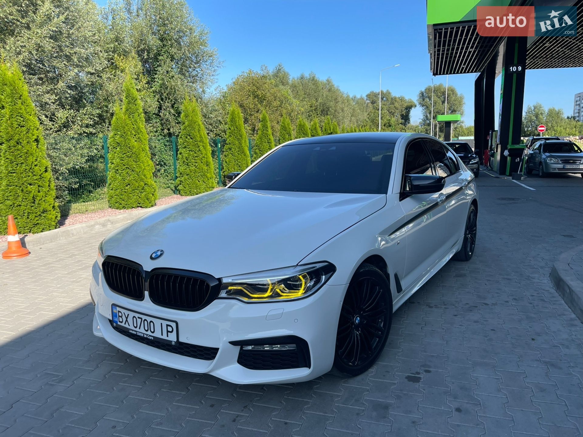 BMW 5 Series 2018 VIN WBAJD11050B197410 фото оголошення 8 з 18