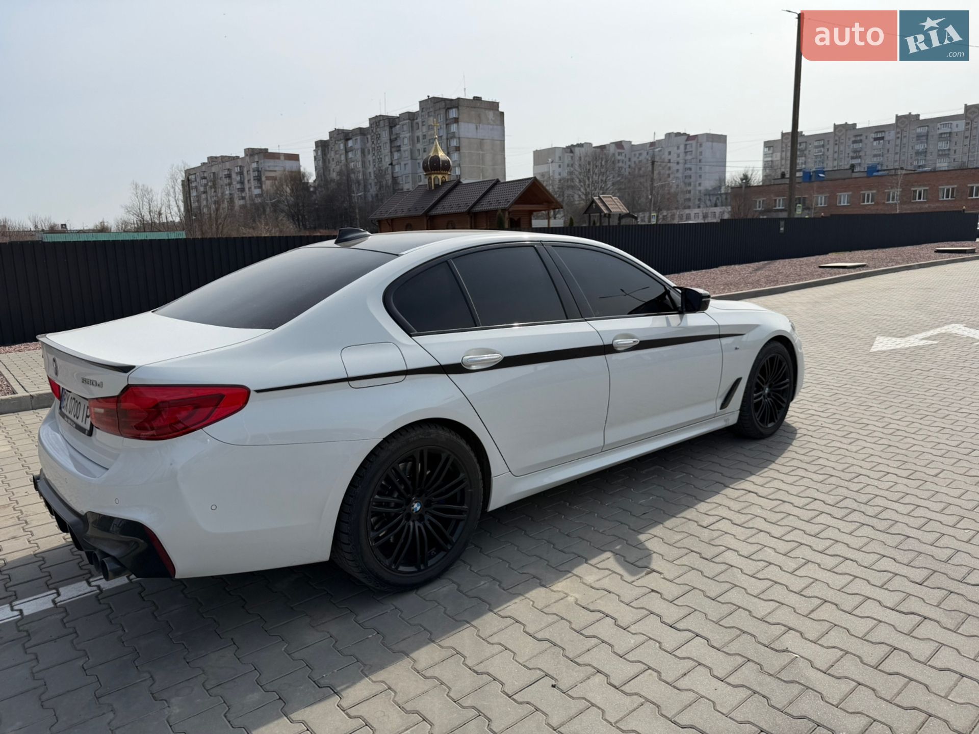 BMW 5 Series 2018 VIN WBAJD11050B197410 фото оголошення 4 з 18